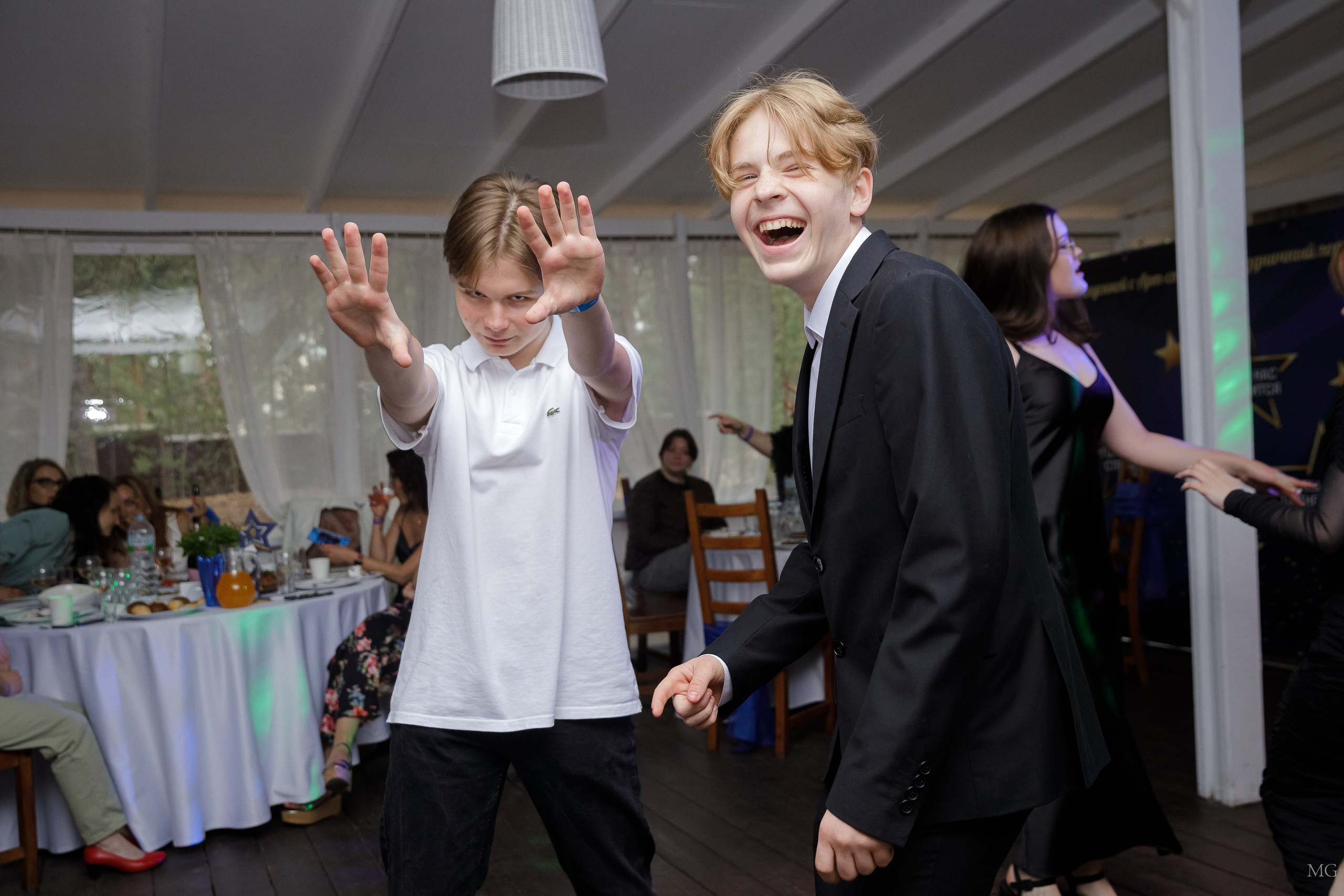 20.06.2024 Выпускной совместный Залесье. Маша Гонтарь Семейный домашний репортажный фотограф в Санкт-Петербурге