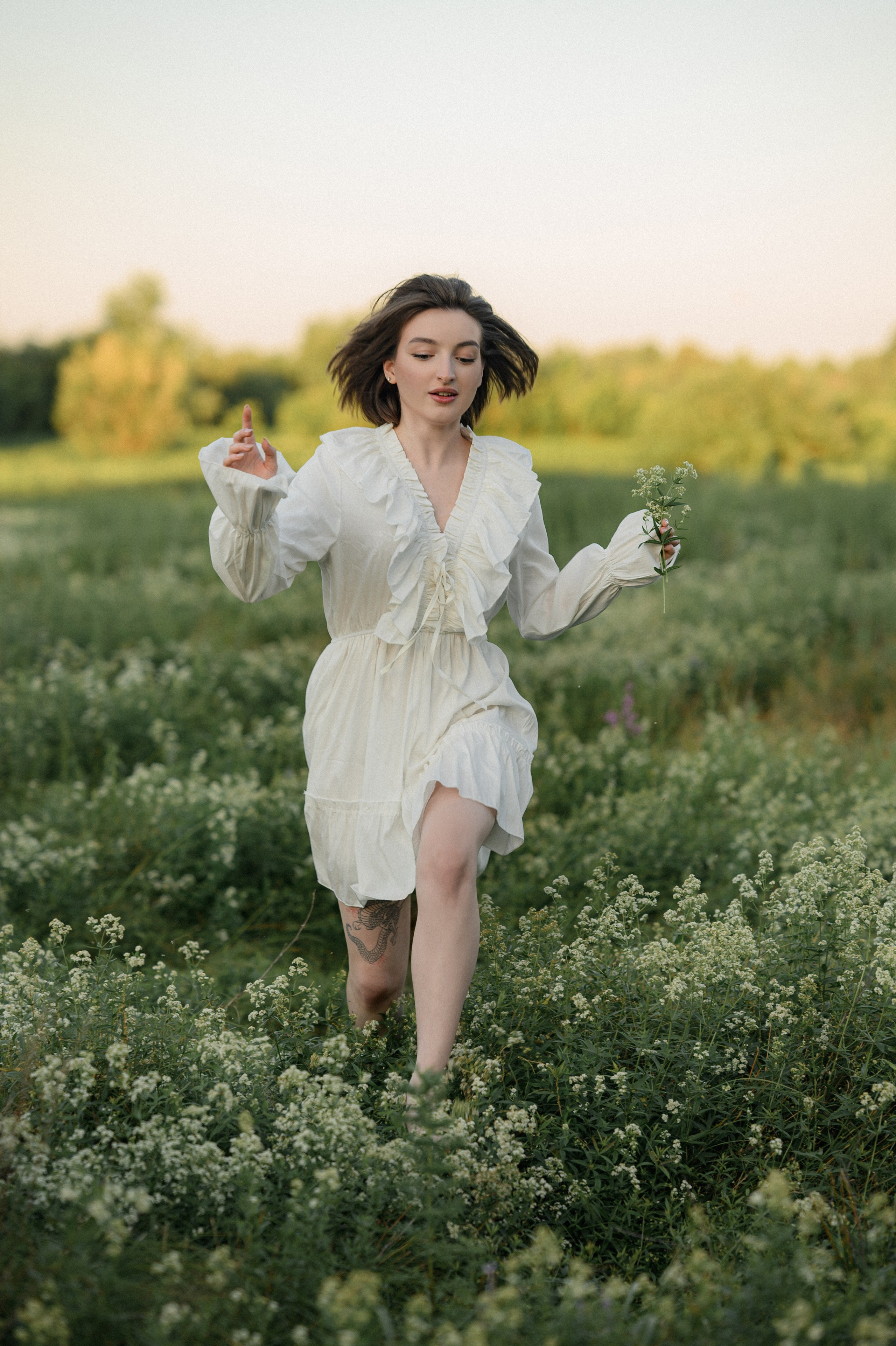 Полина и поле. Www.ostermiller.ru