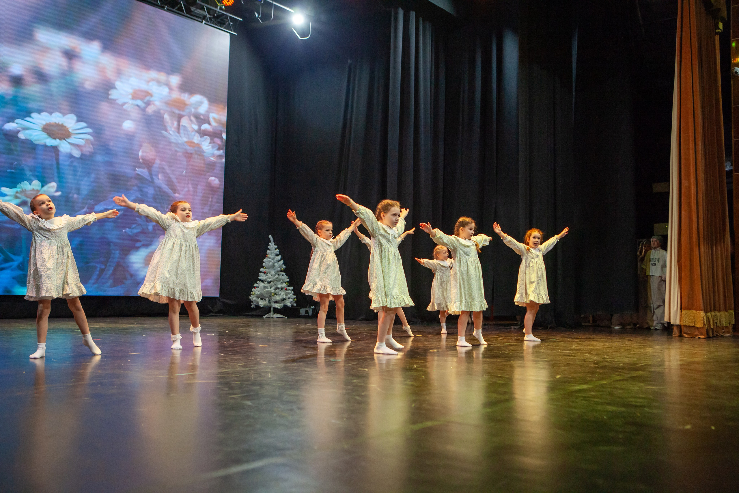 Концерт детской танцевальной школы. Репортажный, семейный, свадебный, портретный фотограф