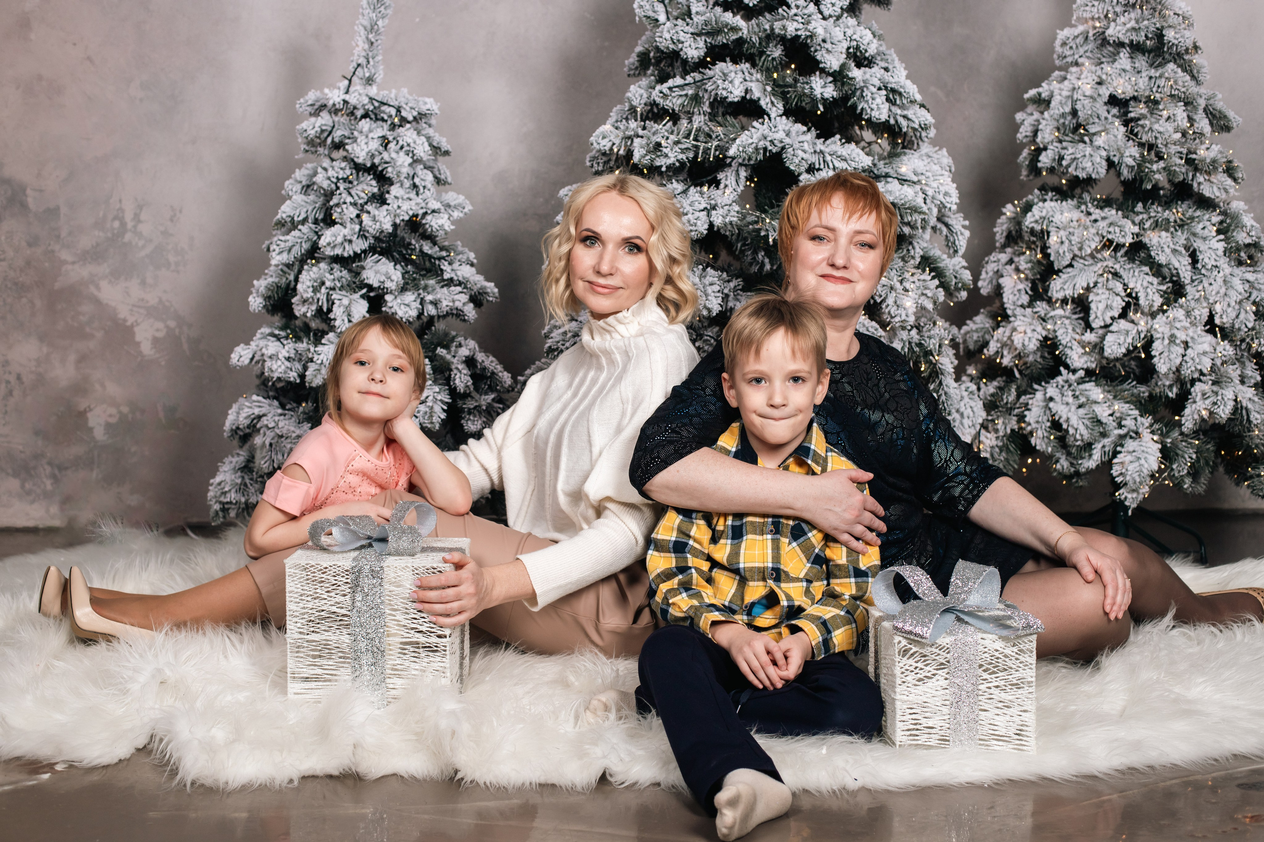 Новогодняя с семьёй Марины. Фотосессия под любой запрос в Красноярске. т+79237847111