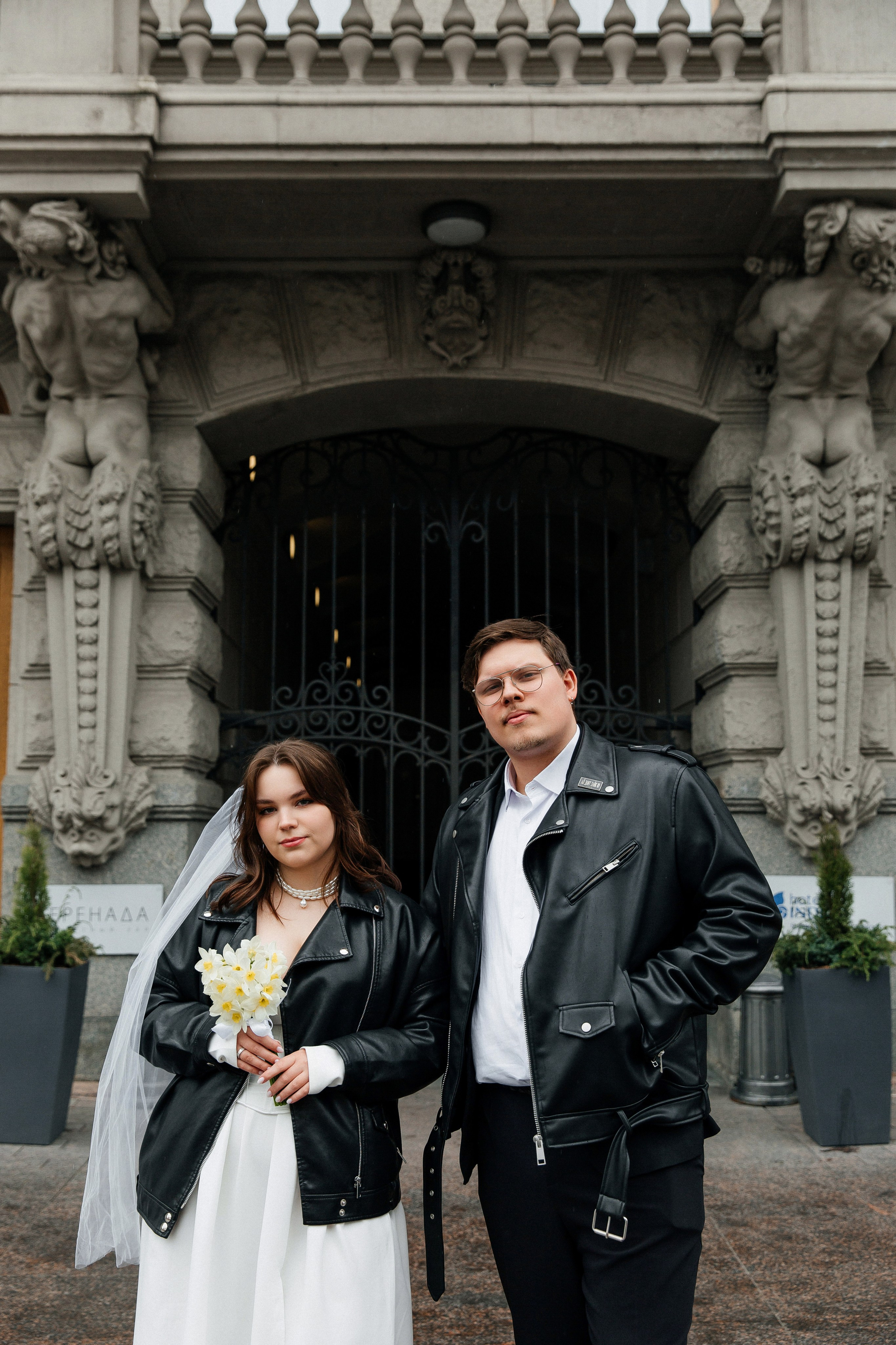 Съемка в отеле и регистрация прохладным майским днем. Свадебный фотограф в Санкт-Петербурге Вика Стукачева