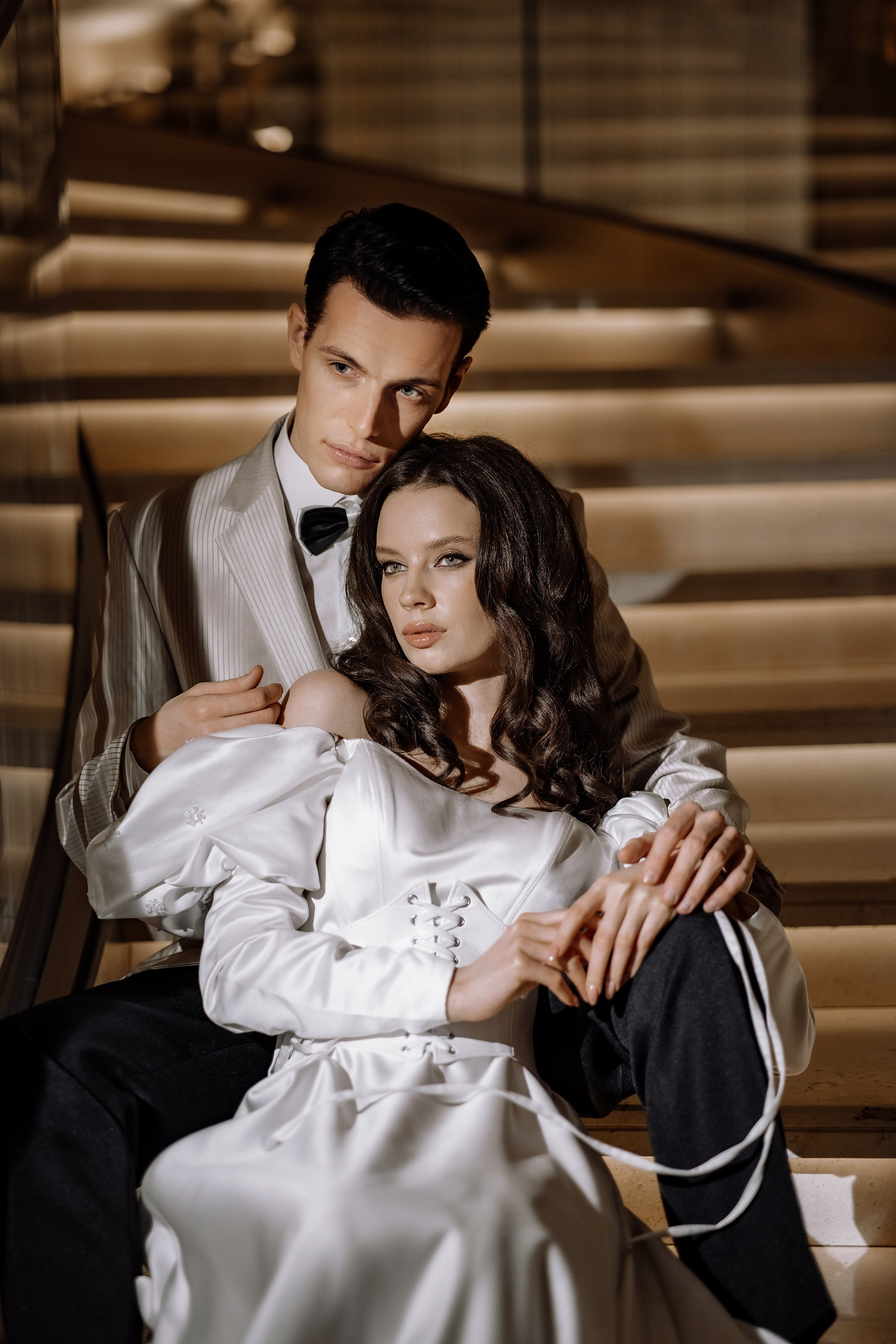 Фотосессия свадьбы на лестнице в Hyatt Regency Moscow Petrovsky Park. Свадебный и семейный фотограф в Москве Светлана Зоткина