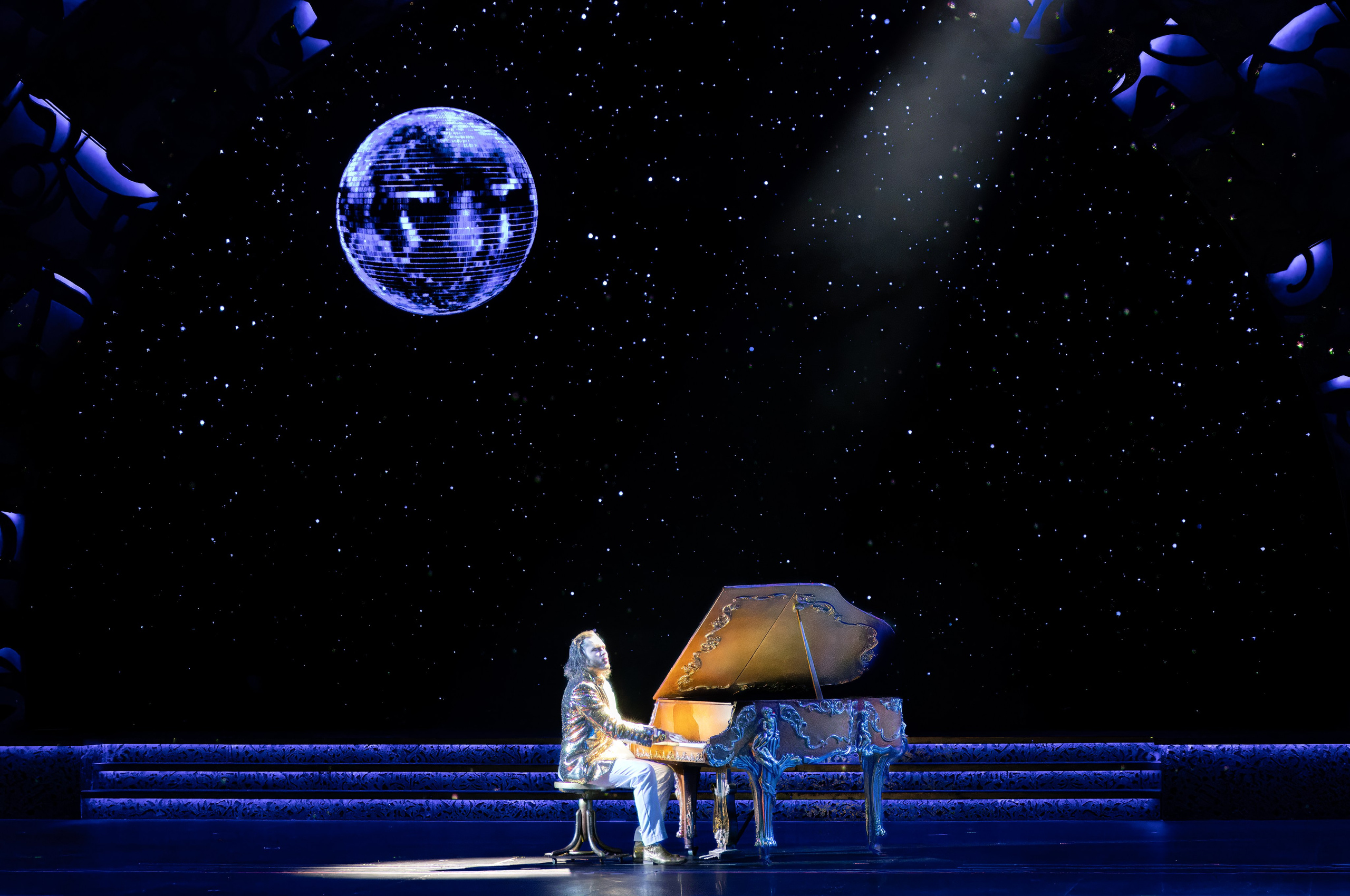 Бродвей Москва: Последняя Сказка. Сайт фотографа Сергея Абрамова