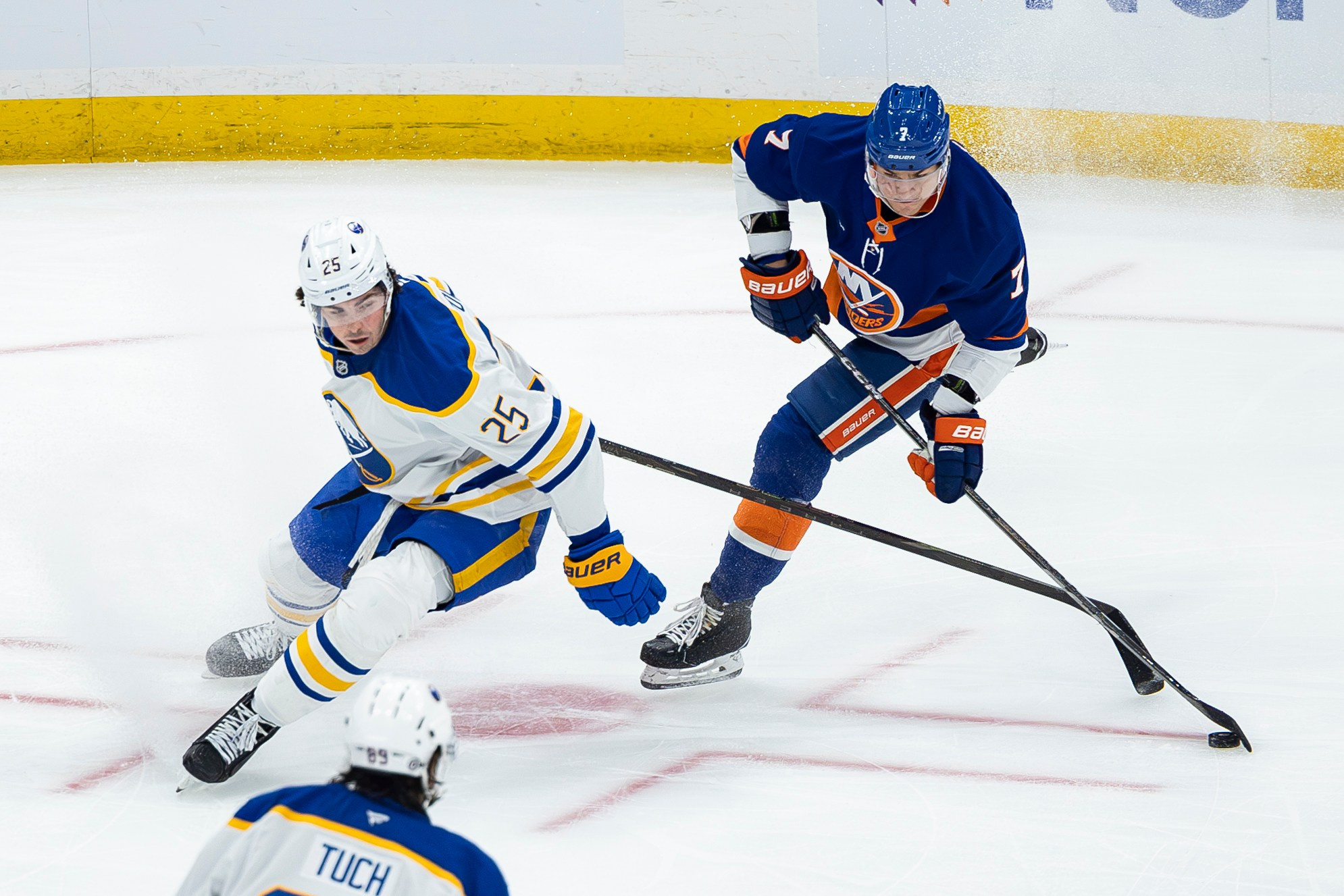 Матч НХЛ: НЙ Айлэндерс — Баффало Сайбэрс. Спортивный репортажный фотограф Казань Нафис Сиразетдинов