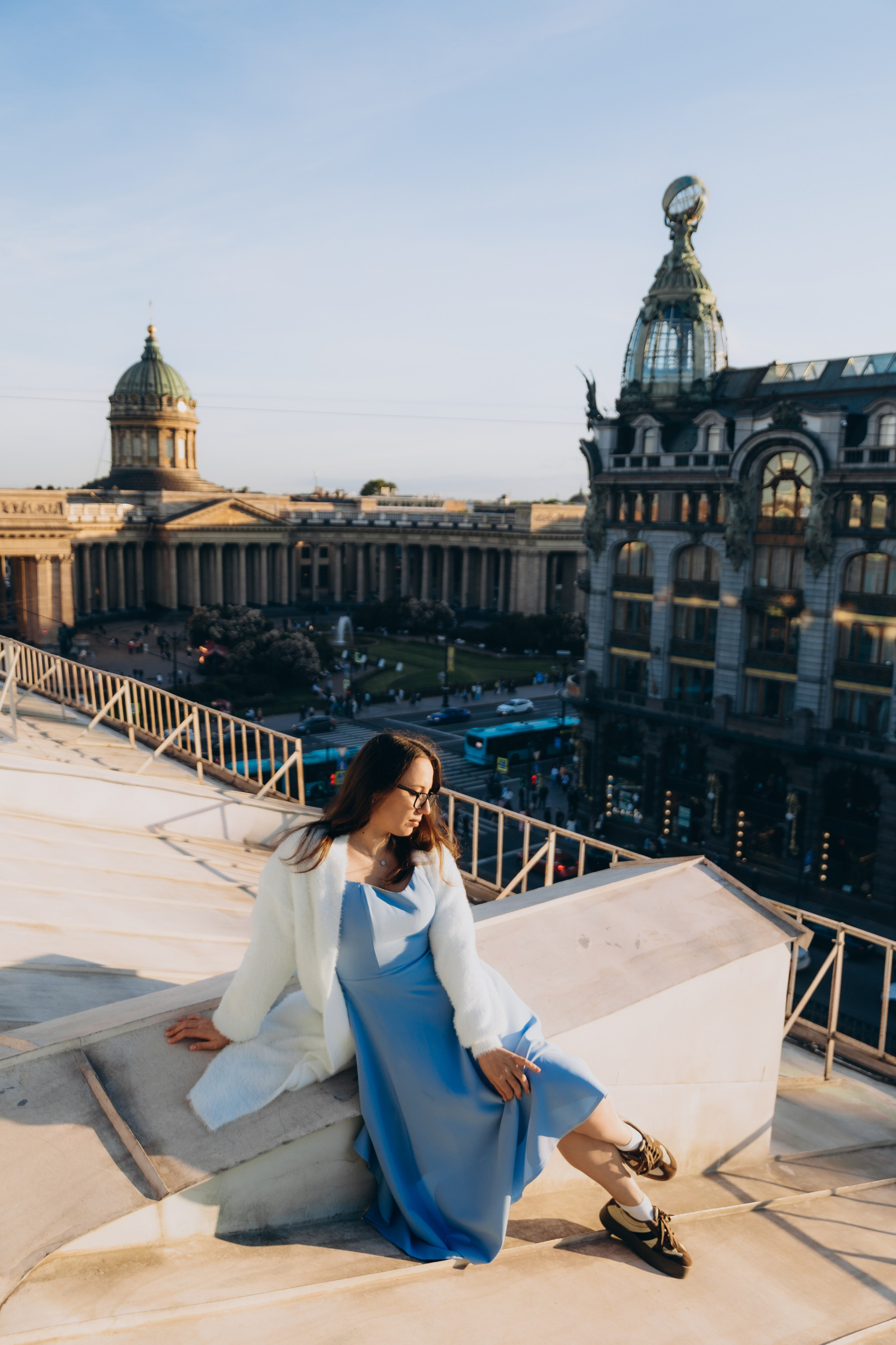Фотосессия на крыше в Санкт-Петербурге, с видом на Зингер, Казанский собор, Думскую башню и Спас-на-Крови