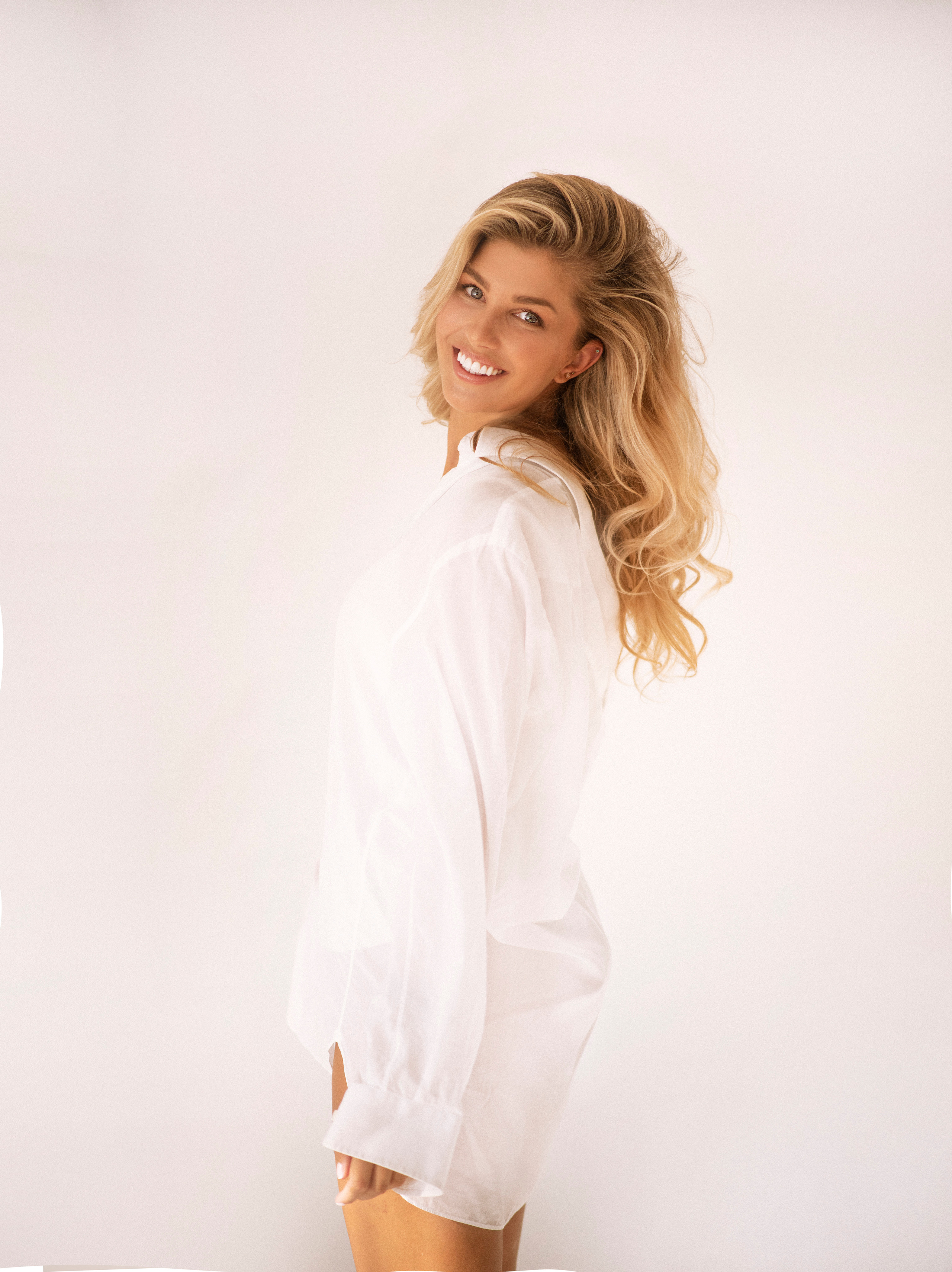 Яркая фотосессия девушки Натали выполнена в стиле контрастов