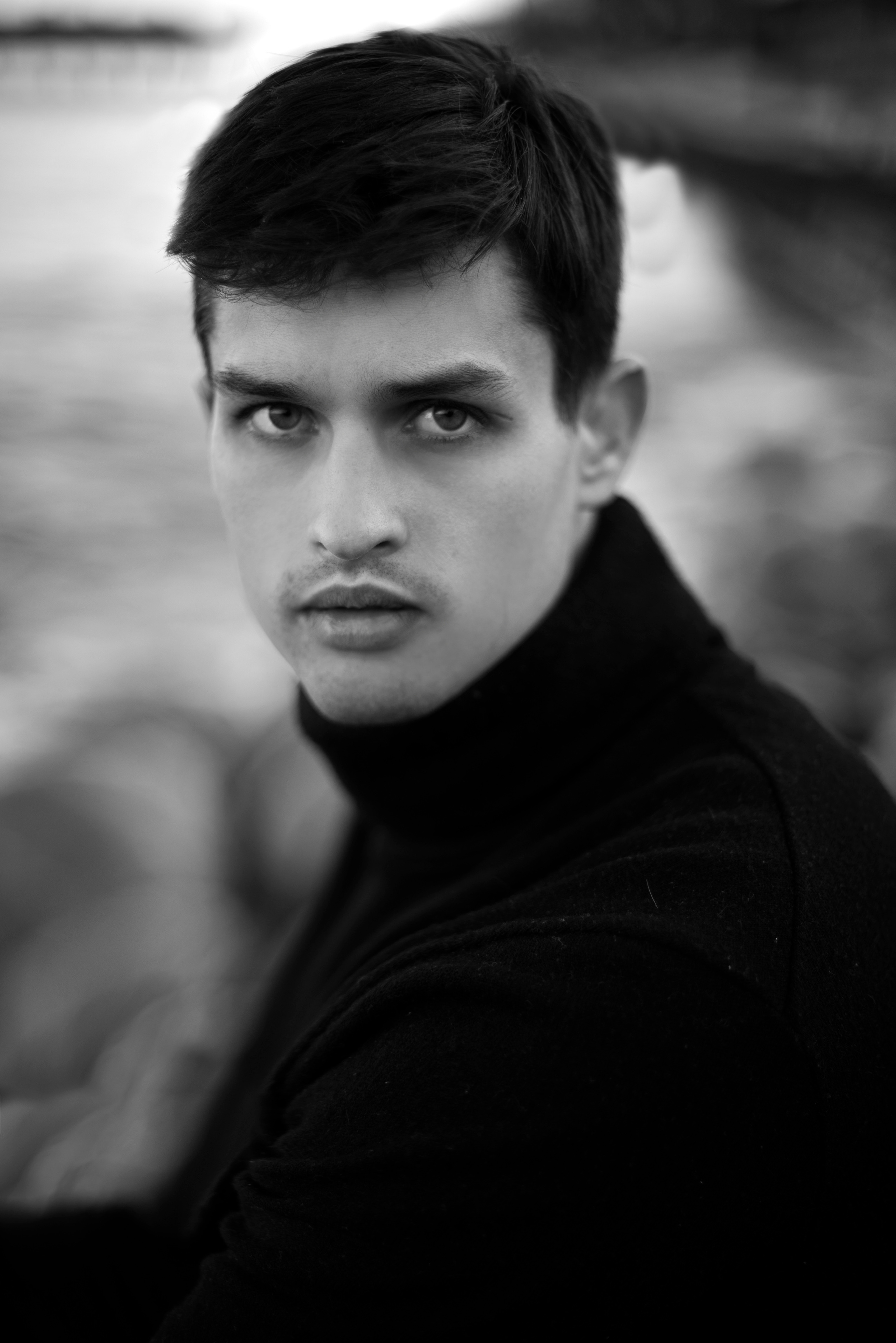 Весенняя фотосессия Димы на пляже Крыма