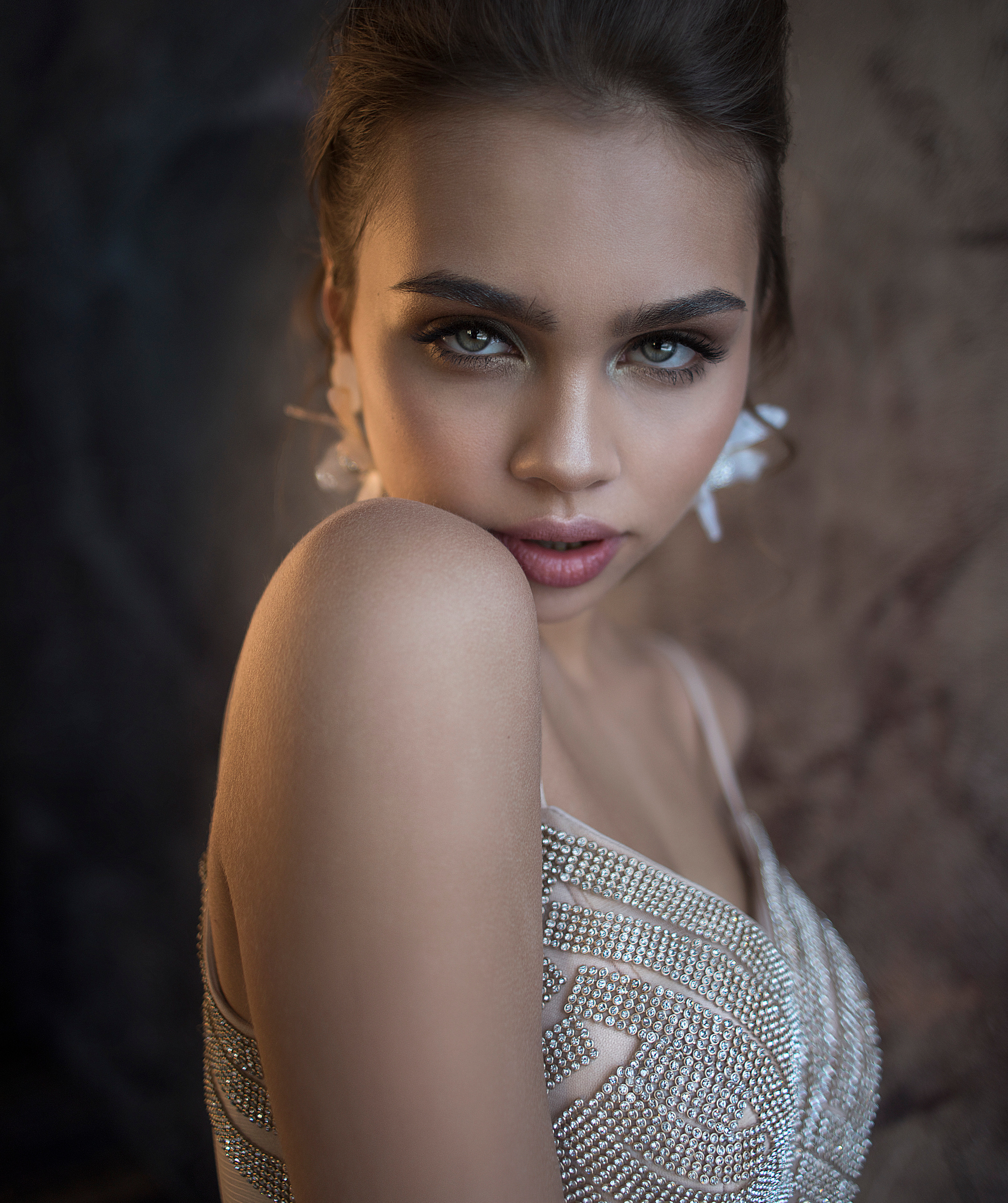 Студийная сьемка Алисы в различных нарядах при интимном освещении