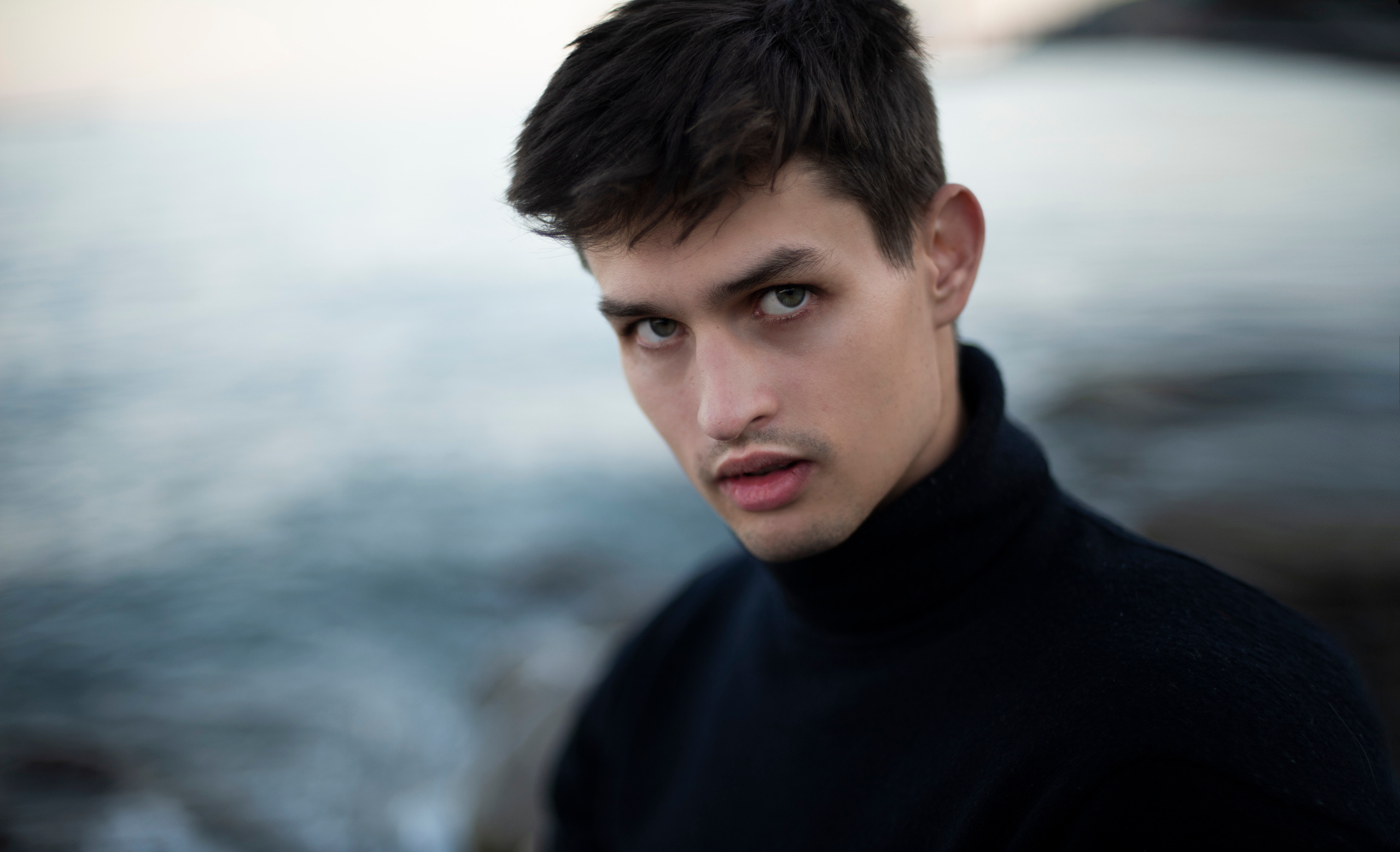 Весенняя фотосессия Димы на пляже Крыма