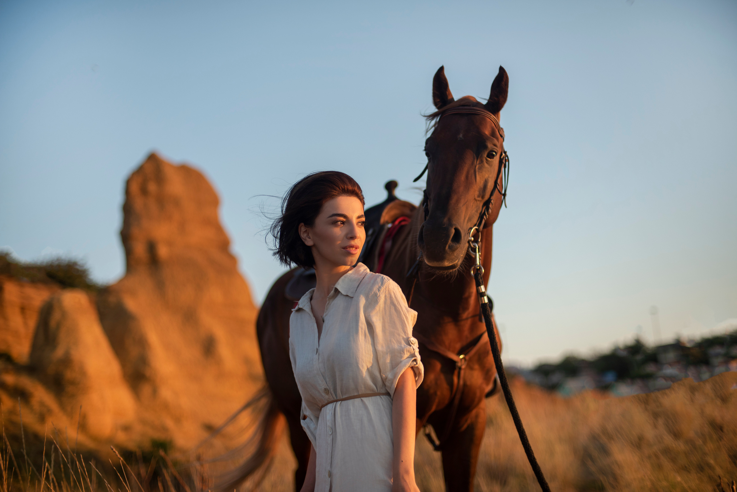 Семейная фотосьемка в стиле "конная прогулка" на фоне моря