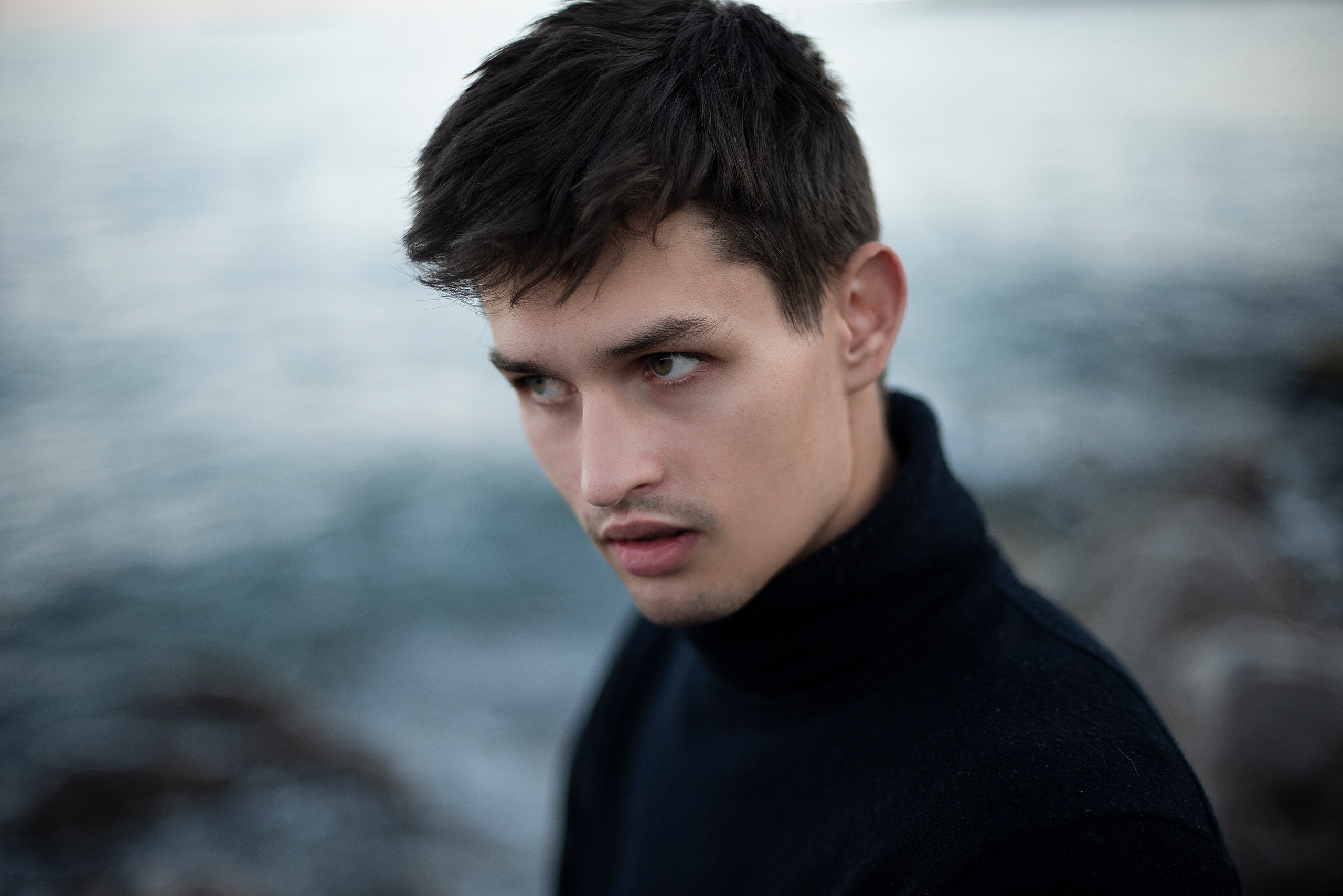 Весенняя фотосессия Димы на пляже Крыма