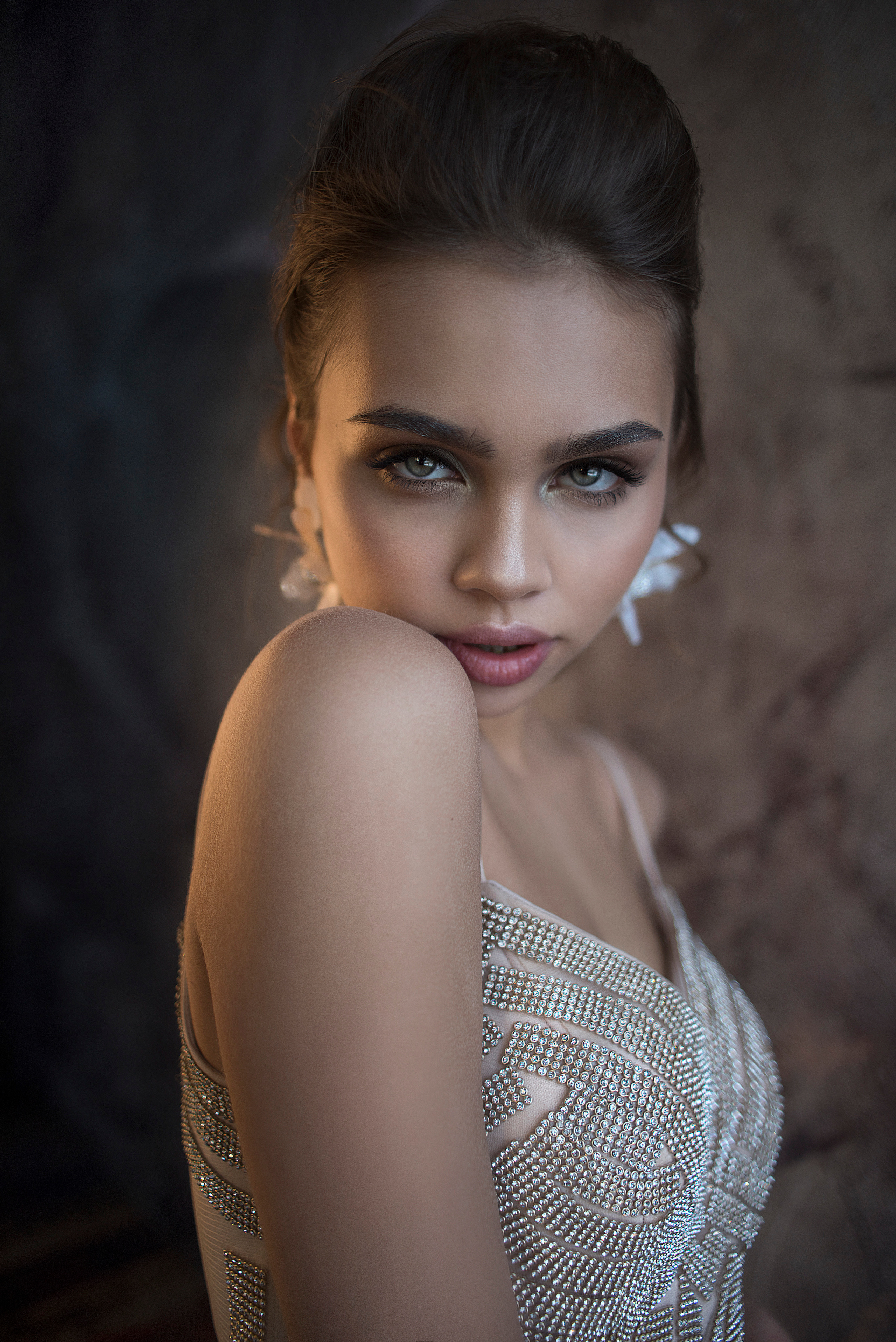 Студийная сьемка Алисы в различных нарядах при интимном освещении