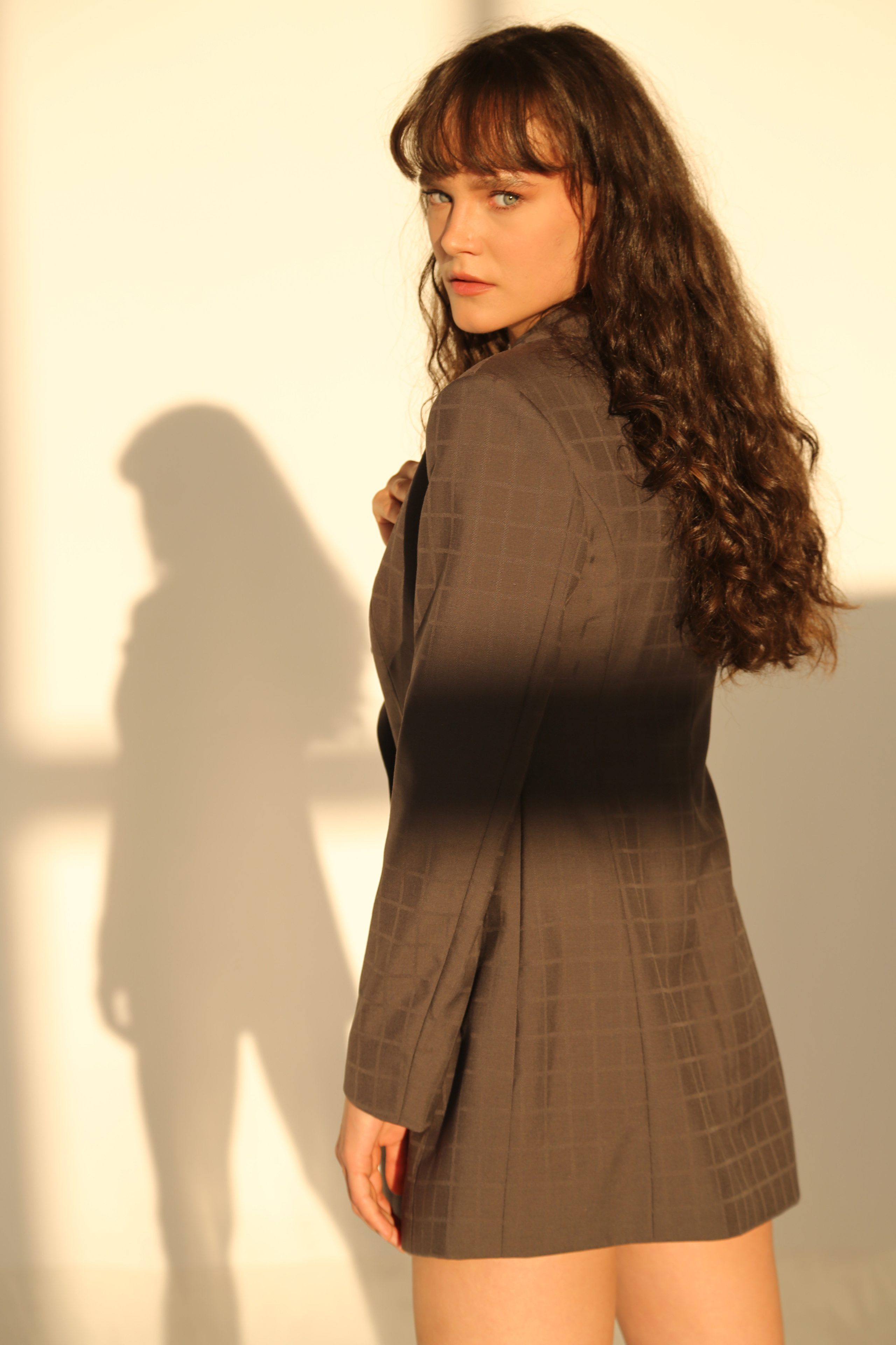 Фотосессия двух молодых дам в студии для личной коллекции