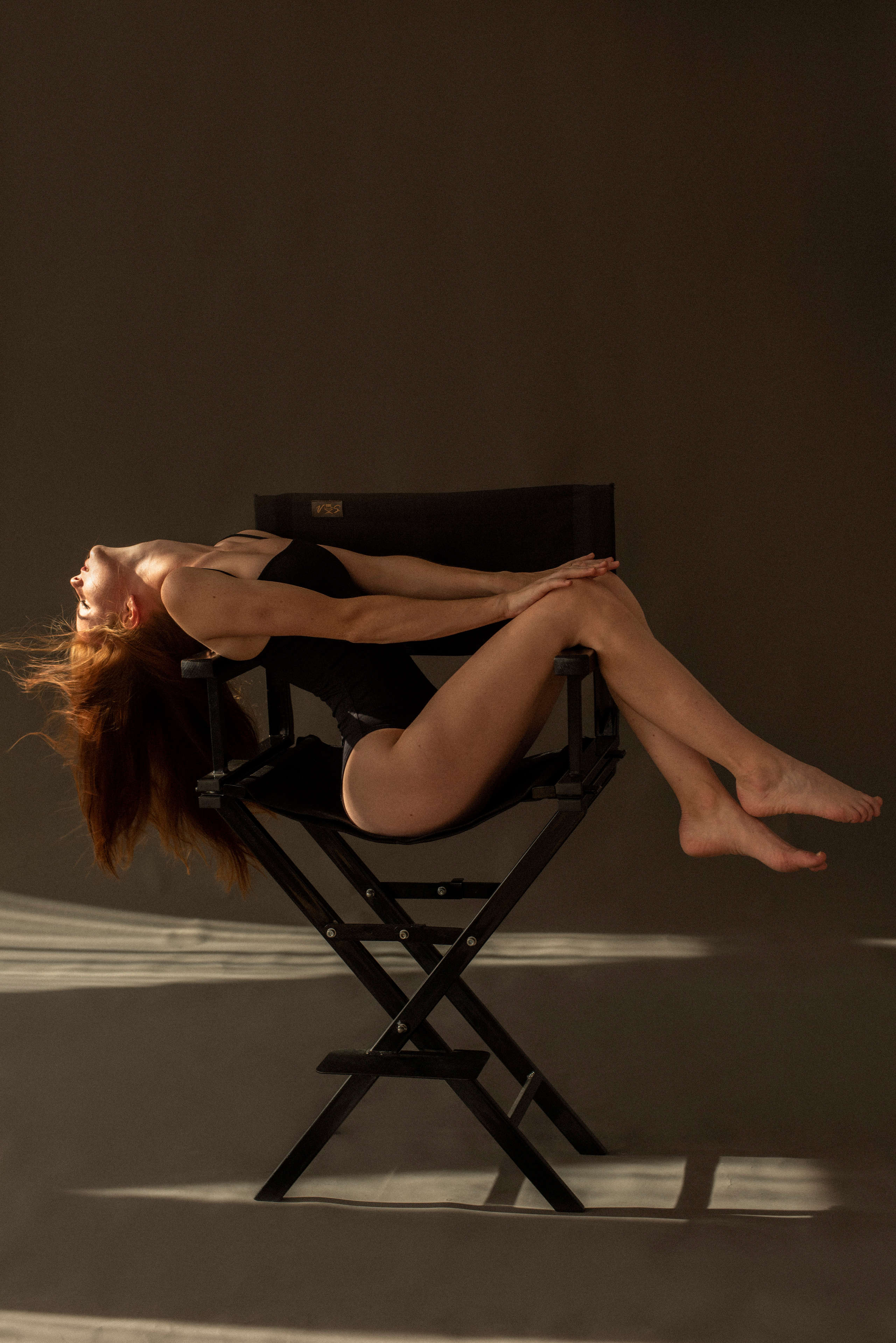 Студийная фотосессия Арианны в минималистическом стиле