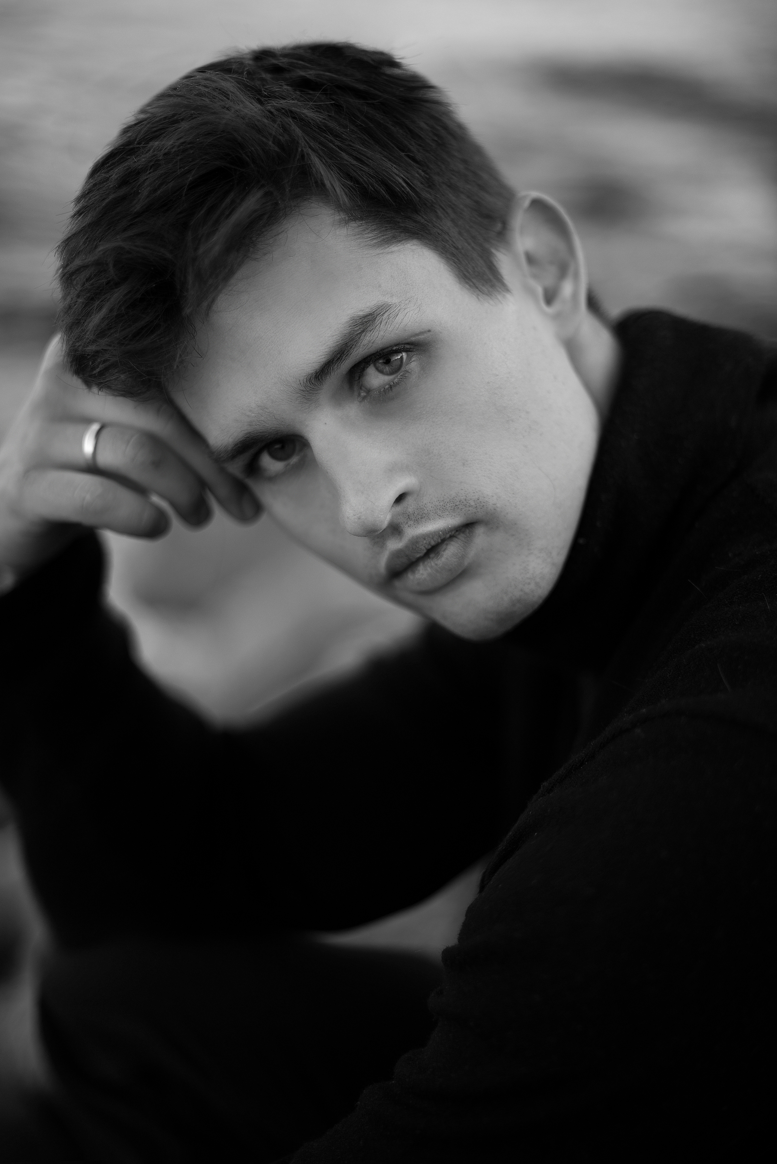 Весенняя фотосессия Димы на пляже Крыма