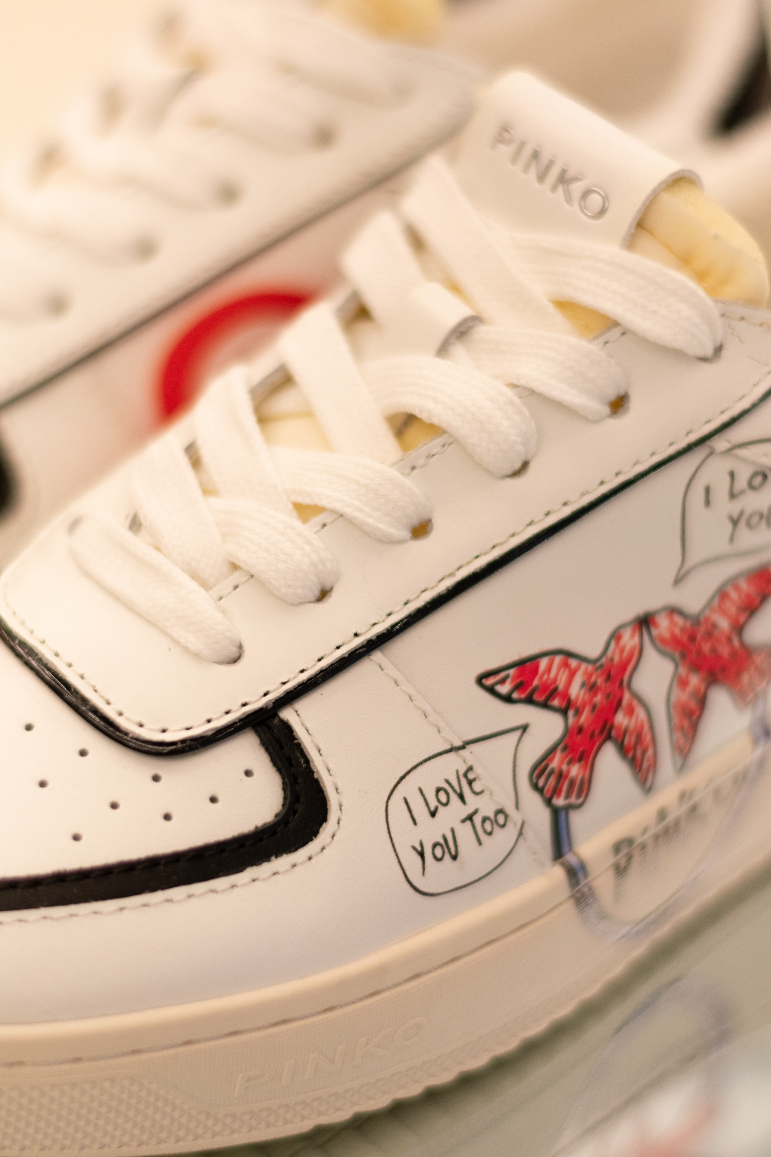 Для организаций. Предметная фотосессия для обувного магазина Capsula. Фотограф/видеограф Богдан Голованов