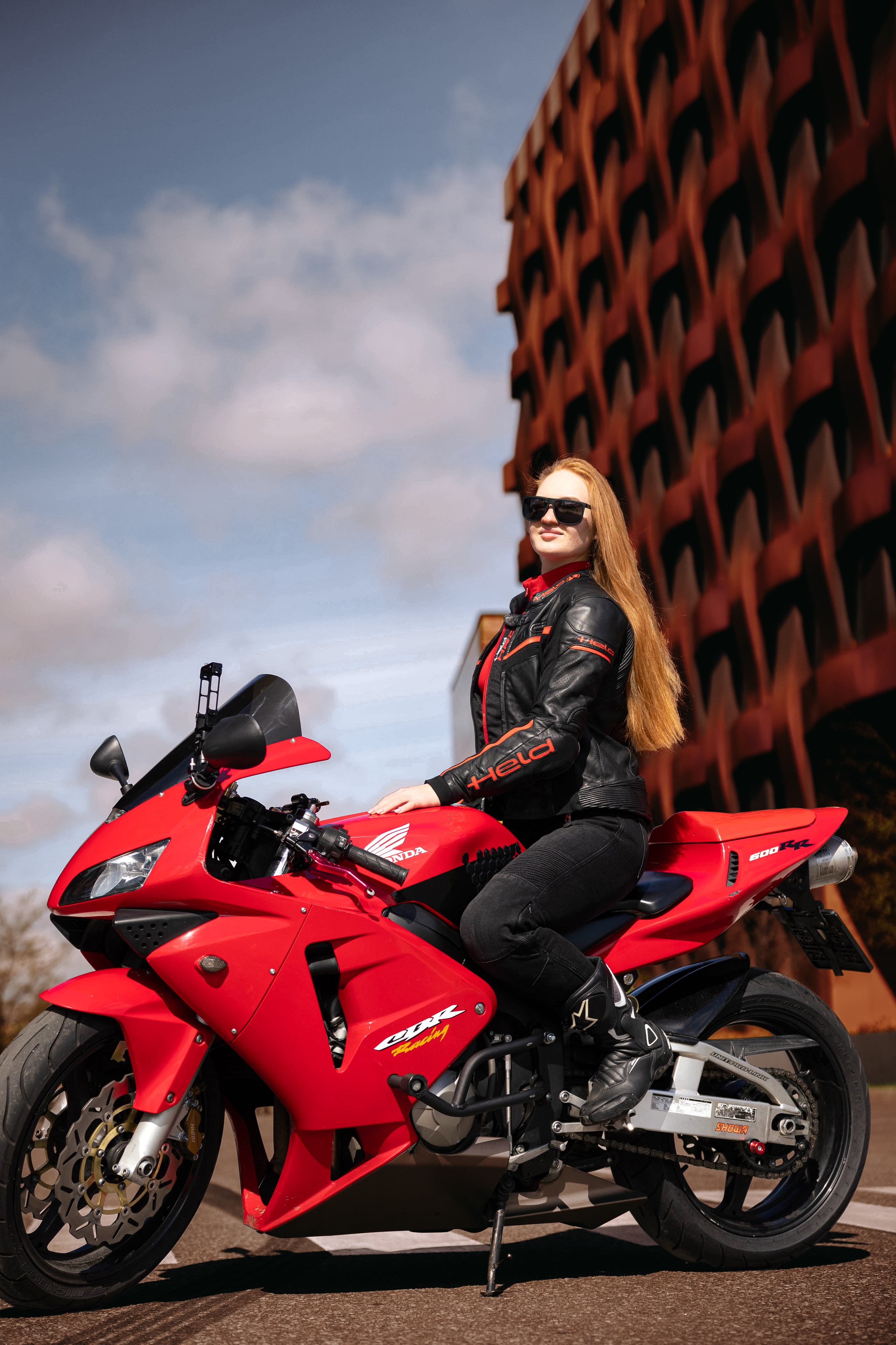 МОТО. Женский и свадебный фотограф в Санкт-Петербурге Элизабет Ланцова. Будуарные съемки, свадебные съемки, лавстори, контент-съемка