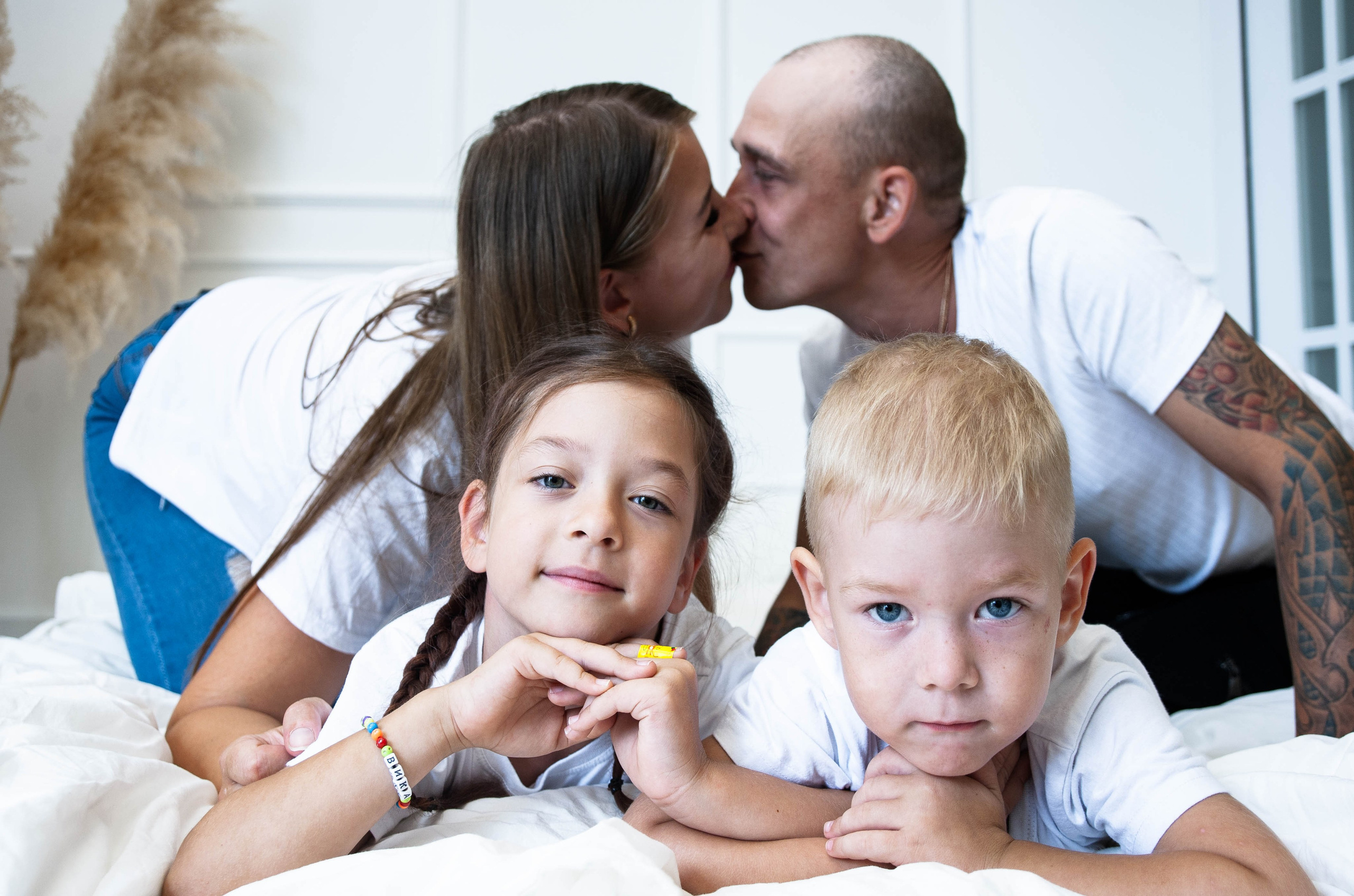 Family photo shoot в студии. Индивидуальные, семейные съёмки в Краснодарском крае-Фотограф Мария Б