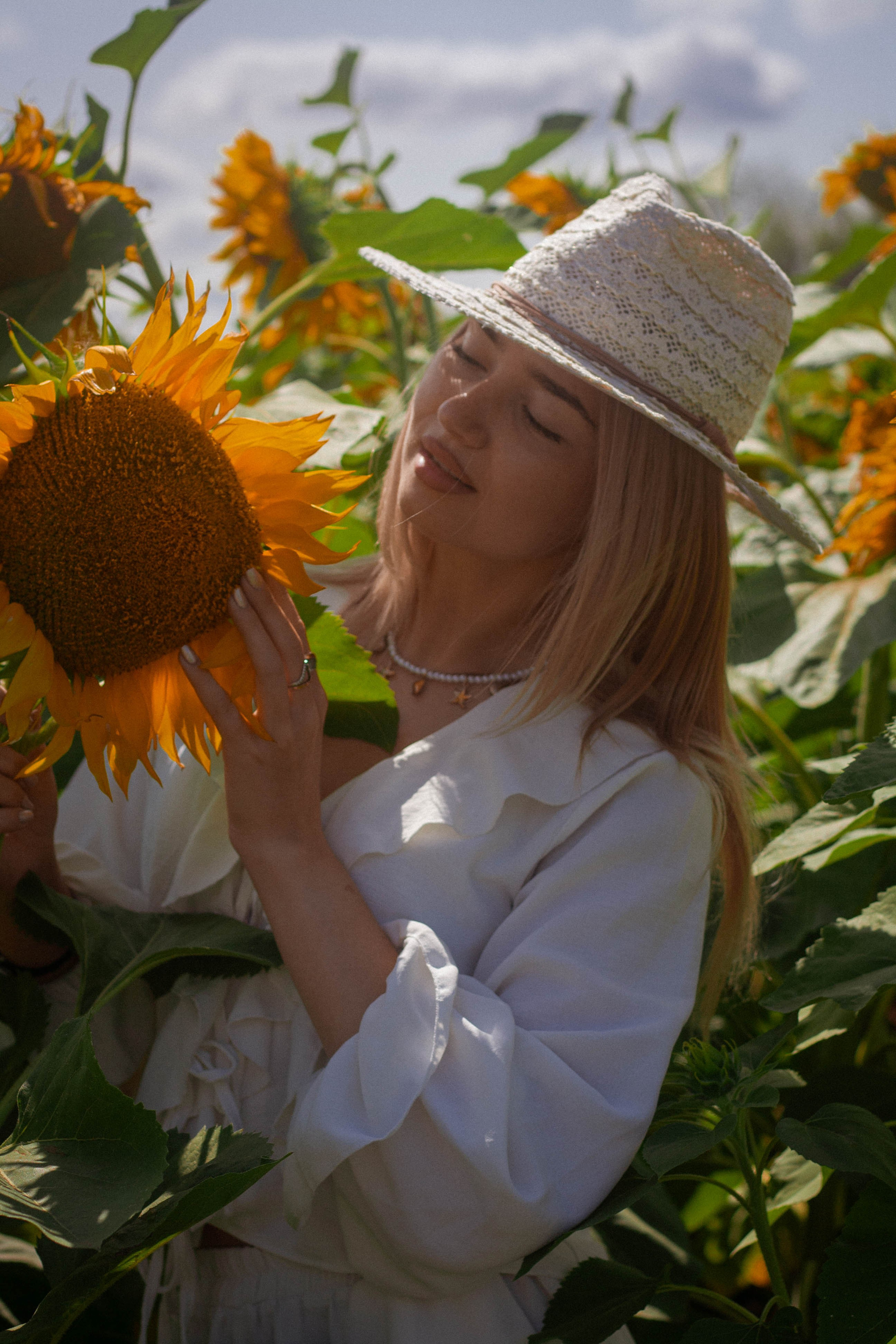 Настроение: уйти в поле с подсолнухами. Портретный фотограф в Саратове