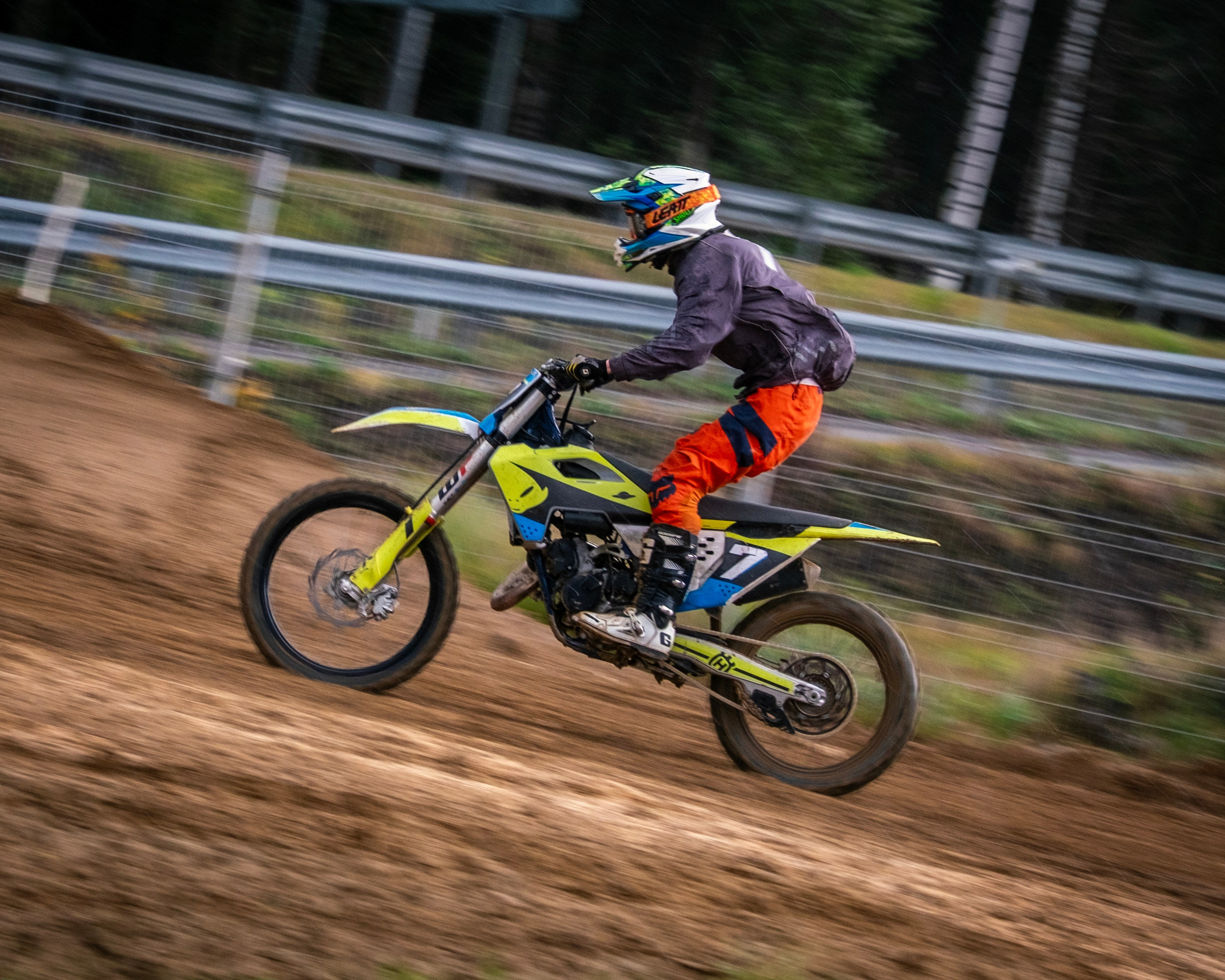 Мотокросс (Игора Драйв). Автомобильные фотографии и рисунки в Санкт-Петербурги Пашков Дмитрий