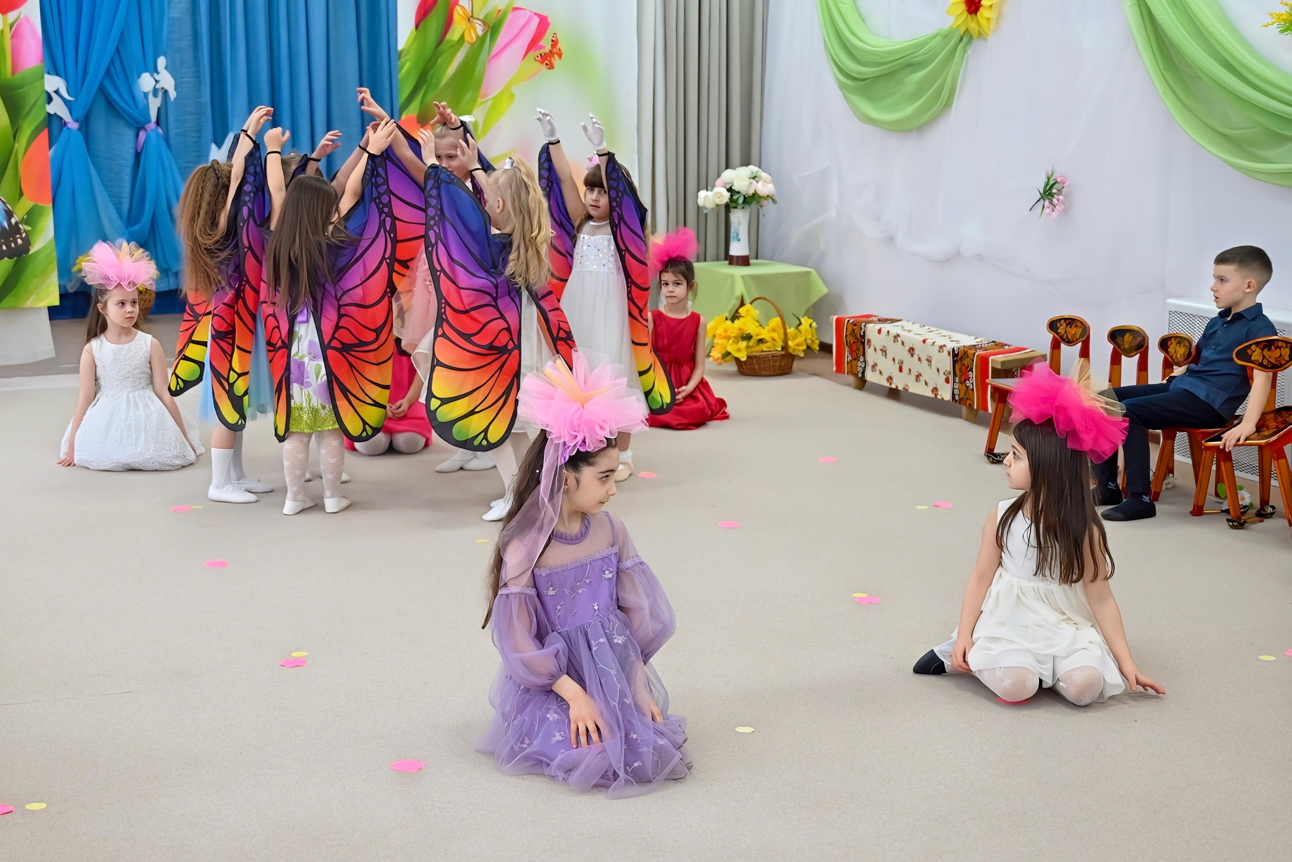 Праздник в группе Цветик семицветик. Семейный и детский фотограф Москва