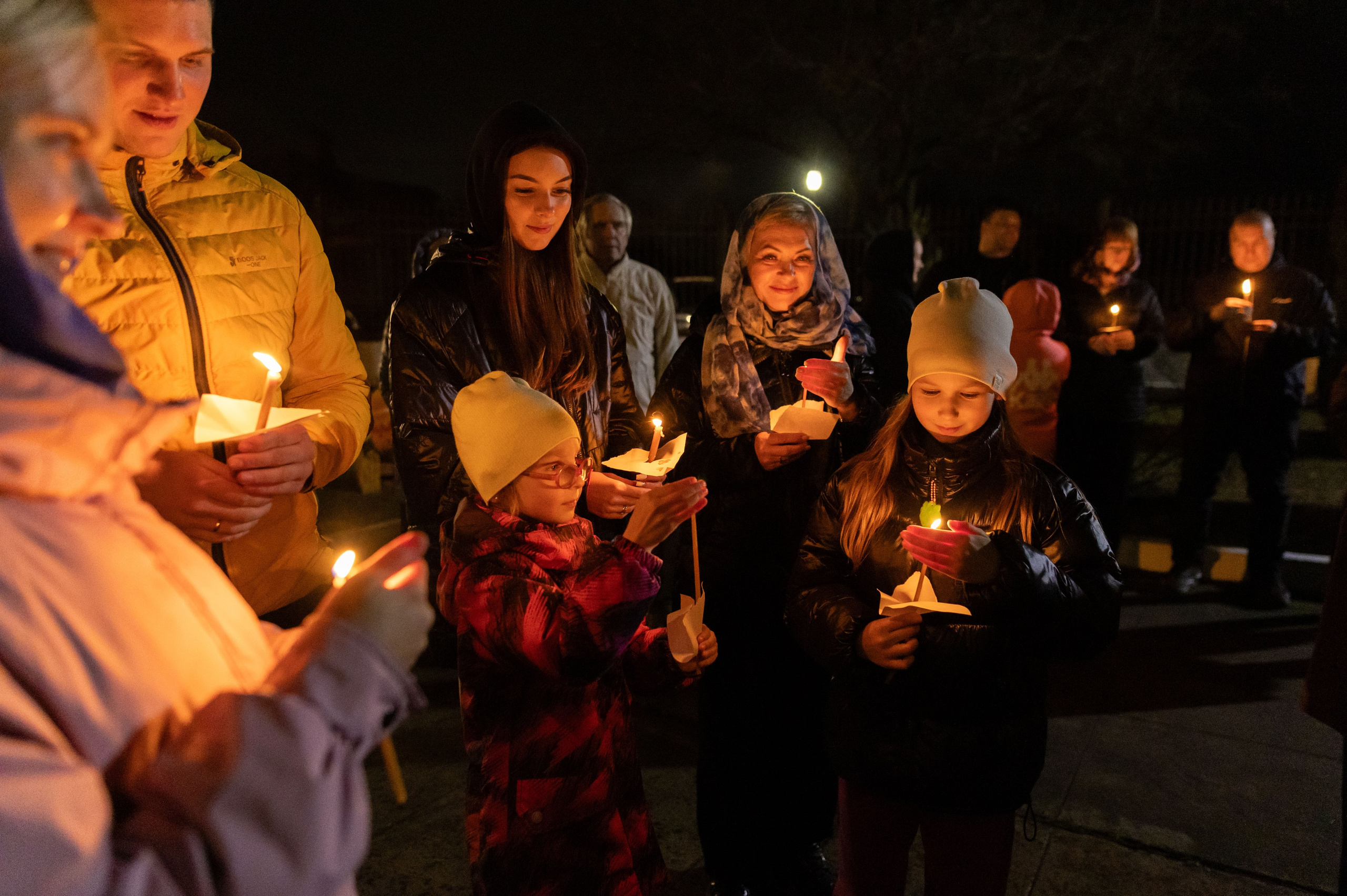 Пасха Воскресенский храм с Ашитково. Семейный и детский фотограф Анна Петракова