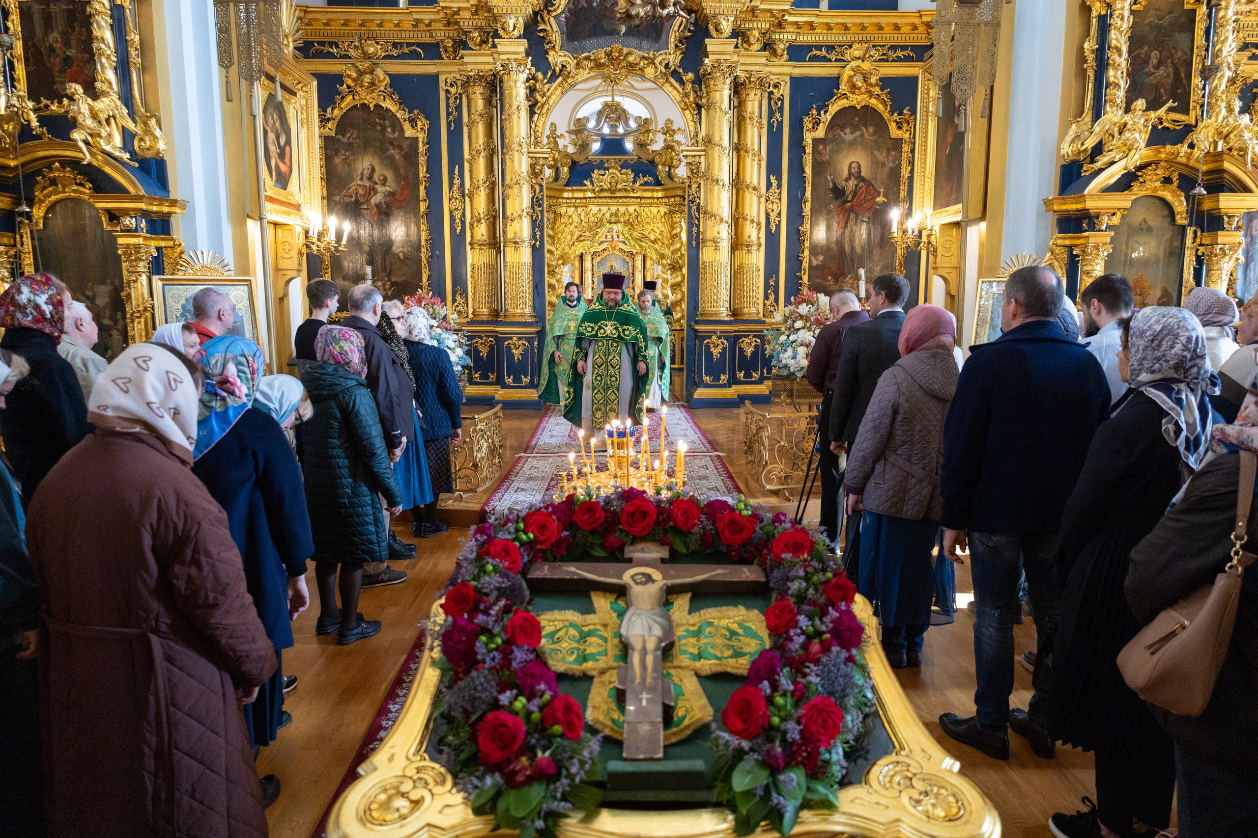 Неделя 16-я по Пятидесятнице, по Воздвижении. Глас 7-й. Попразднство Воздвижения Креста. Вмч. Никиты. НИКОЛО-БОГОЯВЛЕНСКИЙ МОРСКОЙ СОБОР