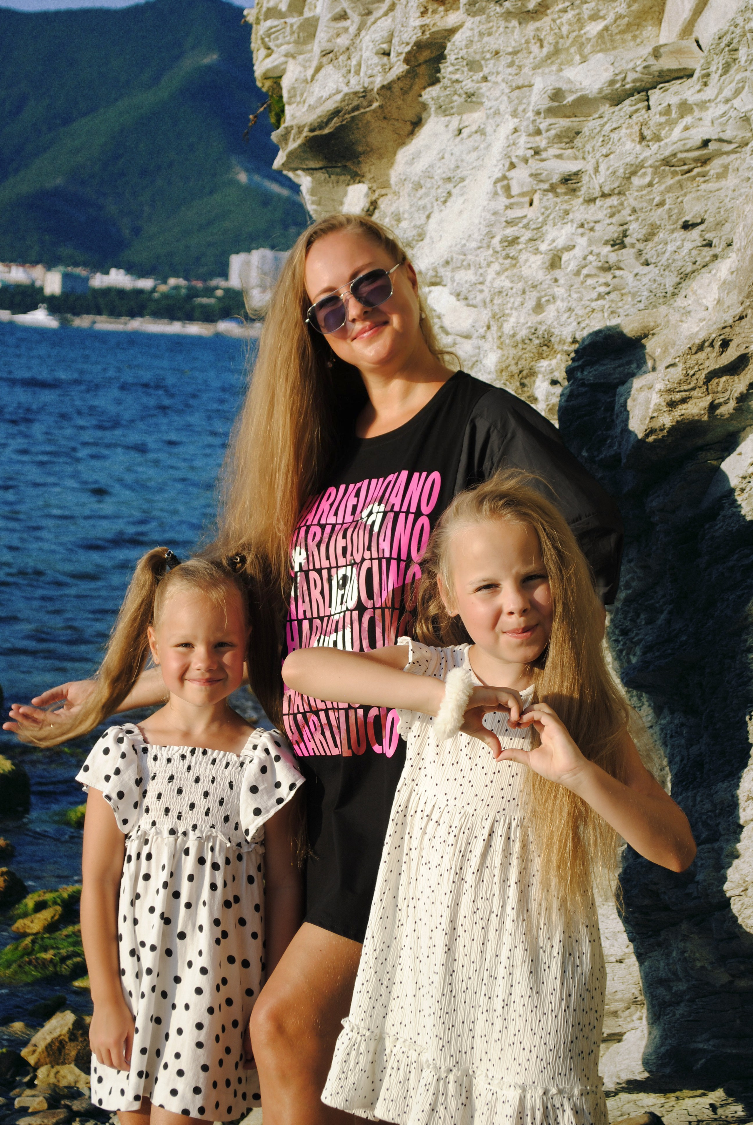 Ольга и семья. Фотограф Мария Мусаелян