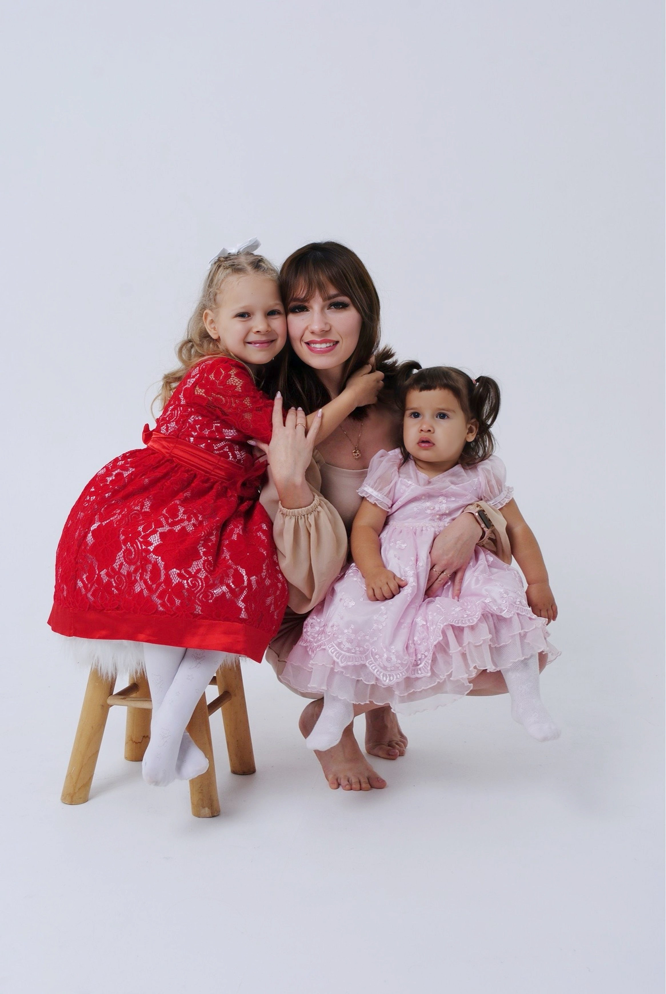 Анастасия и дочки. Фотограф Мария Мусаелян