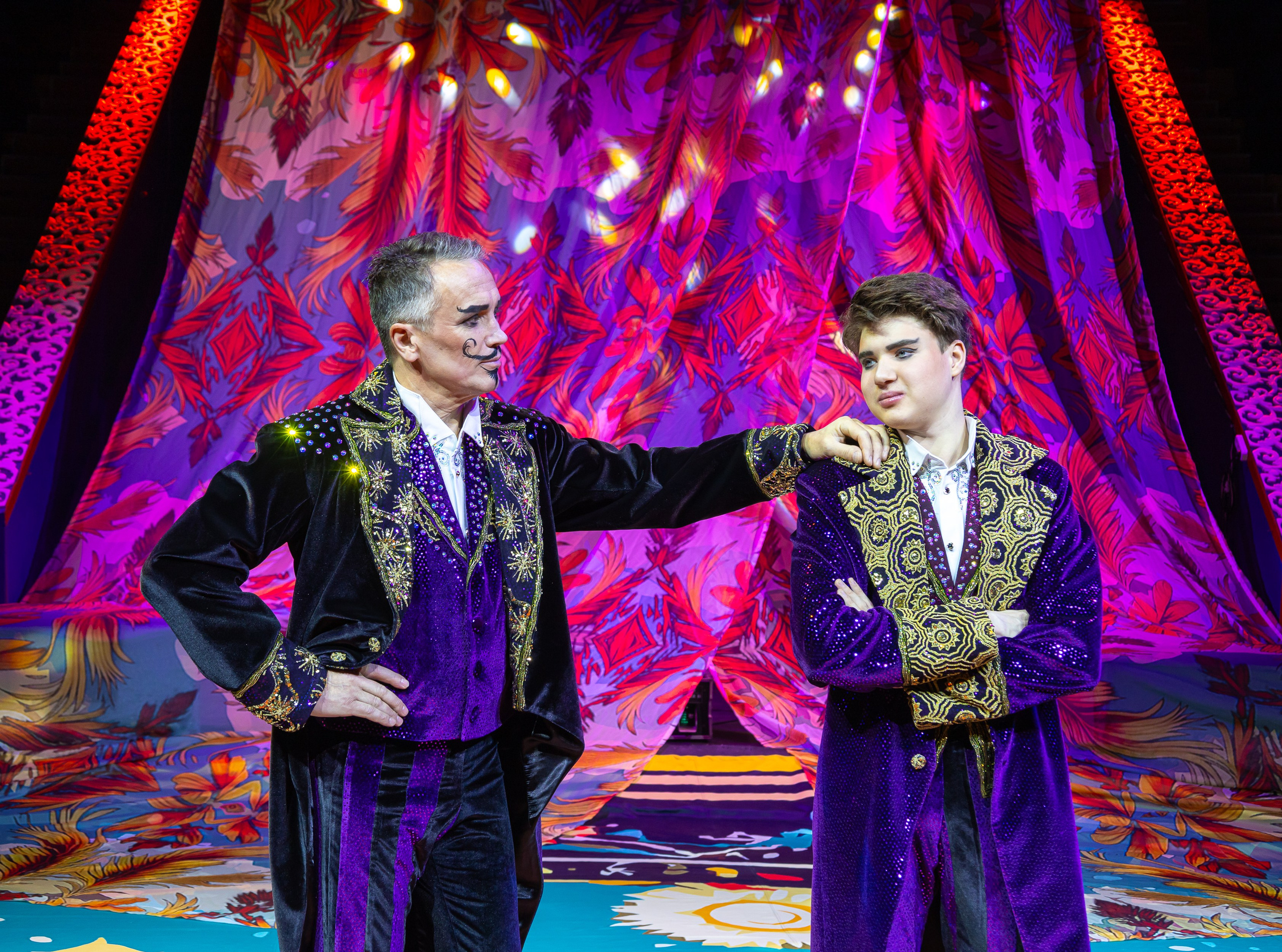 Цирк Жар Птица. Афиша. Семейный и Свадебный фотограф в Сочи