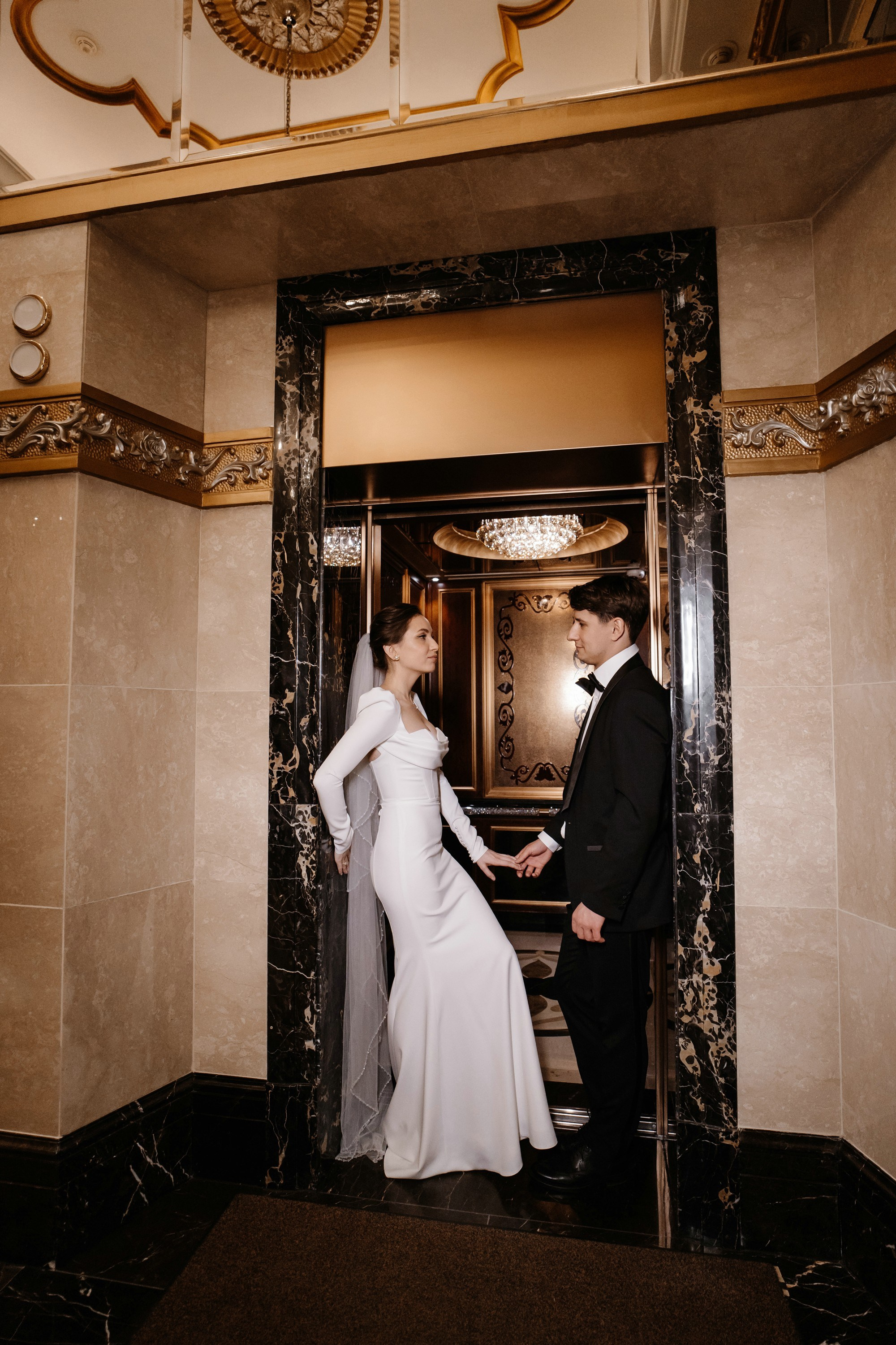 Фотосессия свадьбы в Lotte Plaza. Свадебный и семейный фотограф в Москве Светлана Зоткина