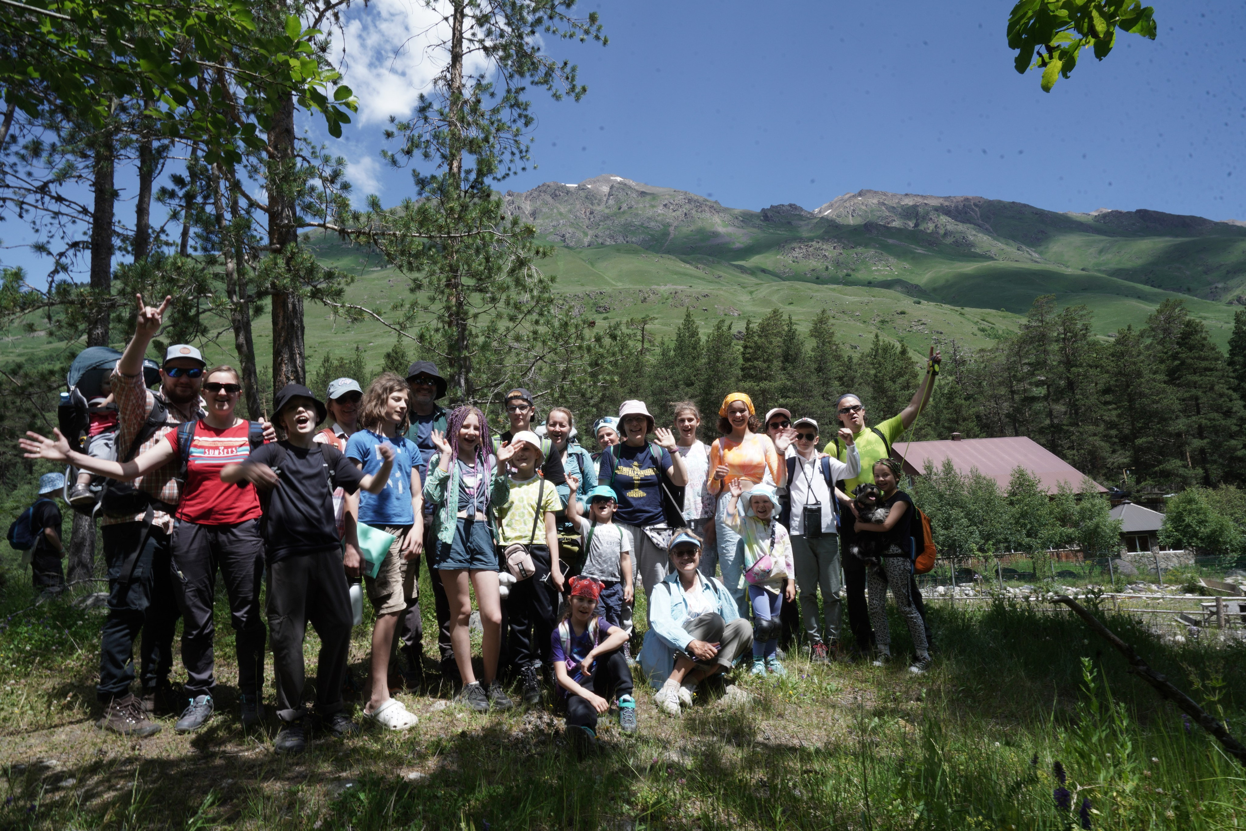 Эльбрус 2023 Маша Саша Дима. Заставка