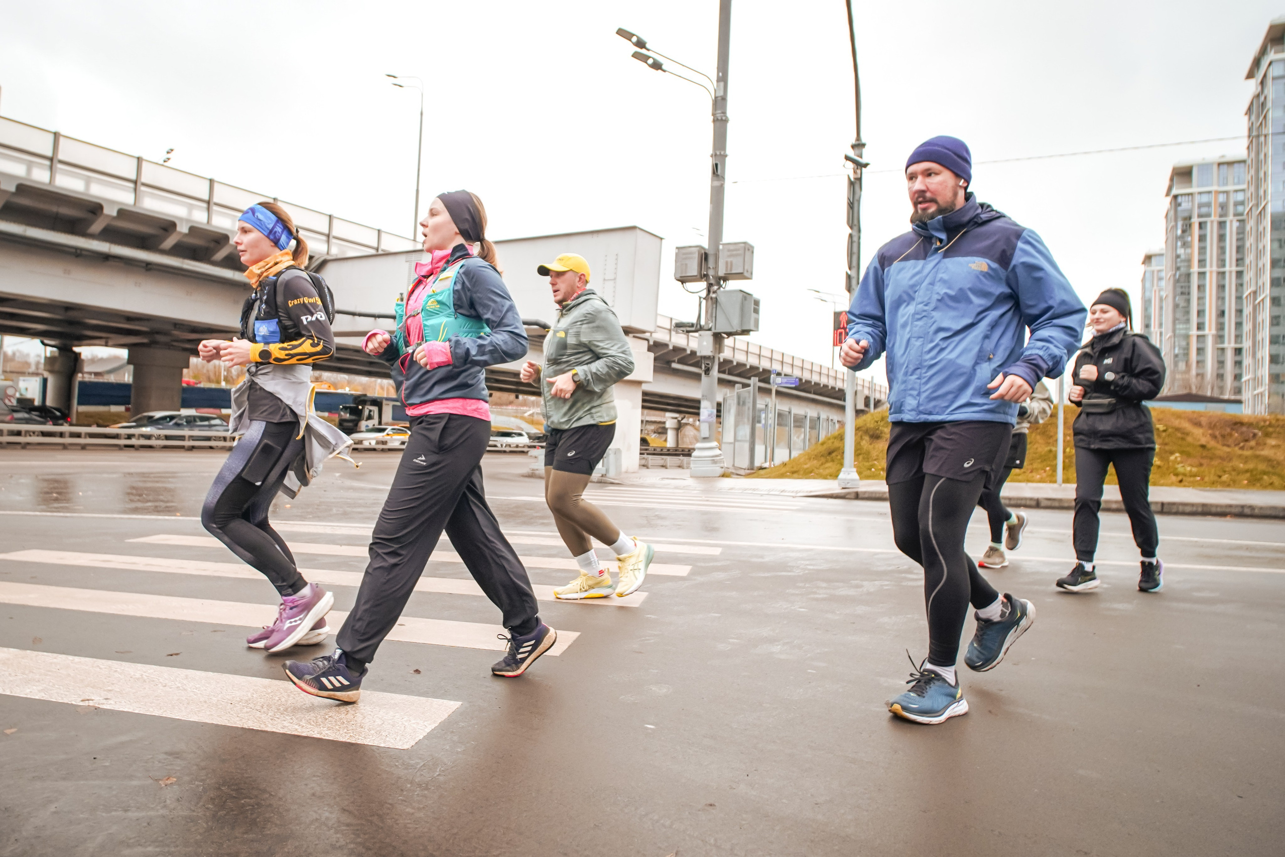 #марафонудома #яuzarun 2024 2-я петля, группа 6:30. Роман Капилюшов. Бег. Фото. Видео. г. Люберцы