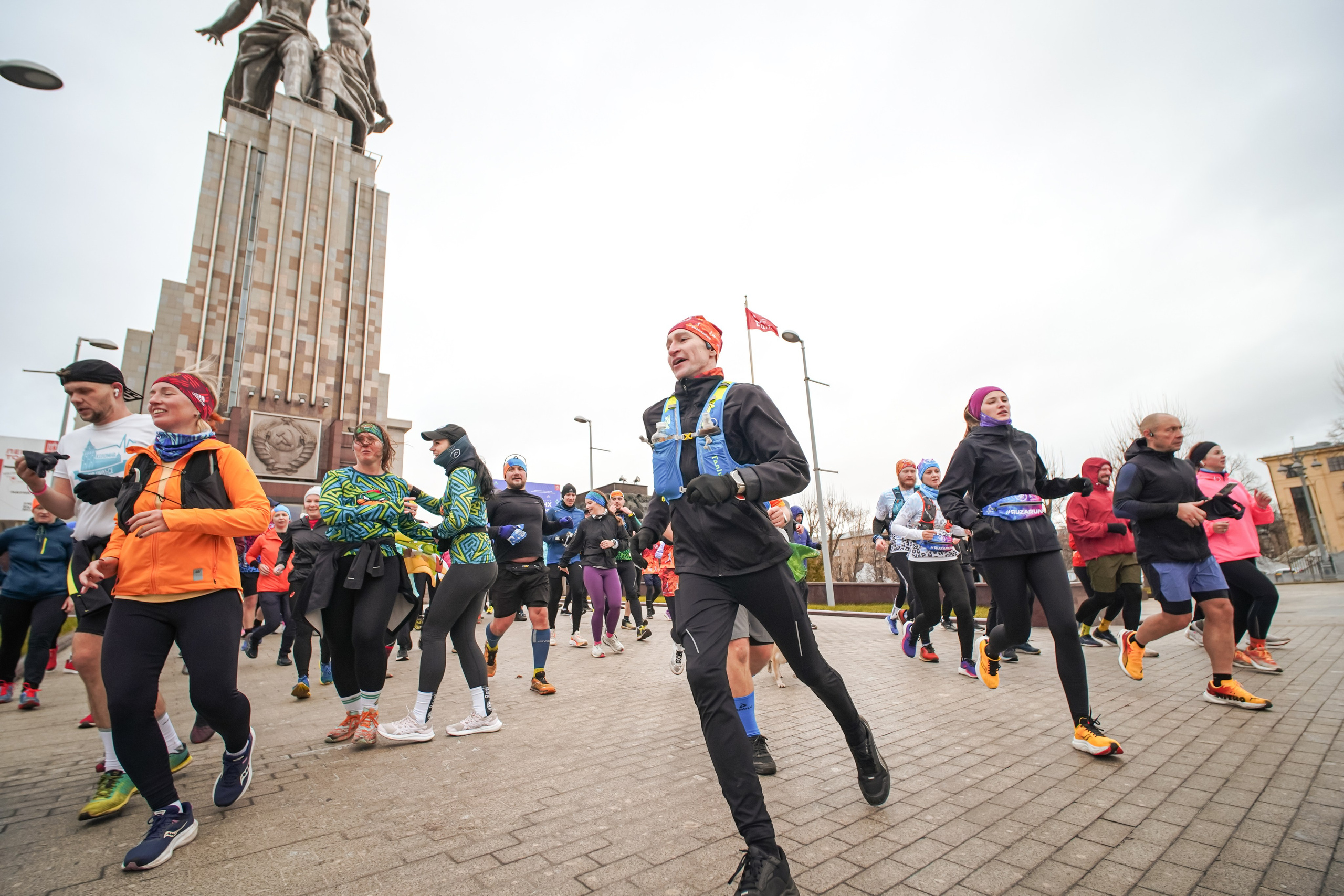 #марафонудома #яuzarun 2024 2-я петля, группа 6:30. Роман Капилюшов. Бег. Фото. Видео. г. Люберцы