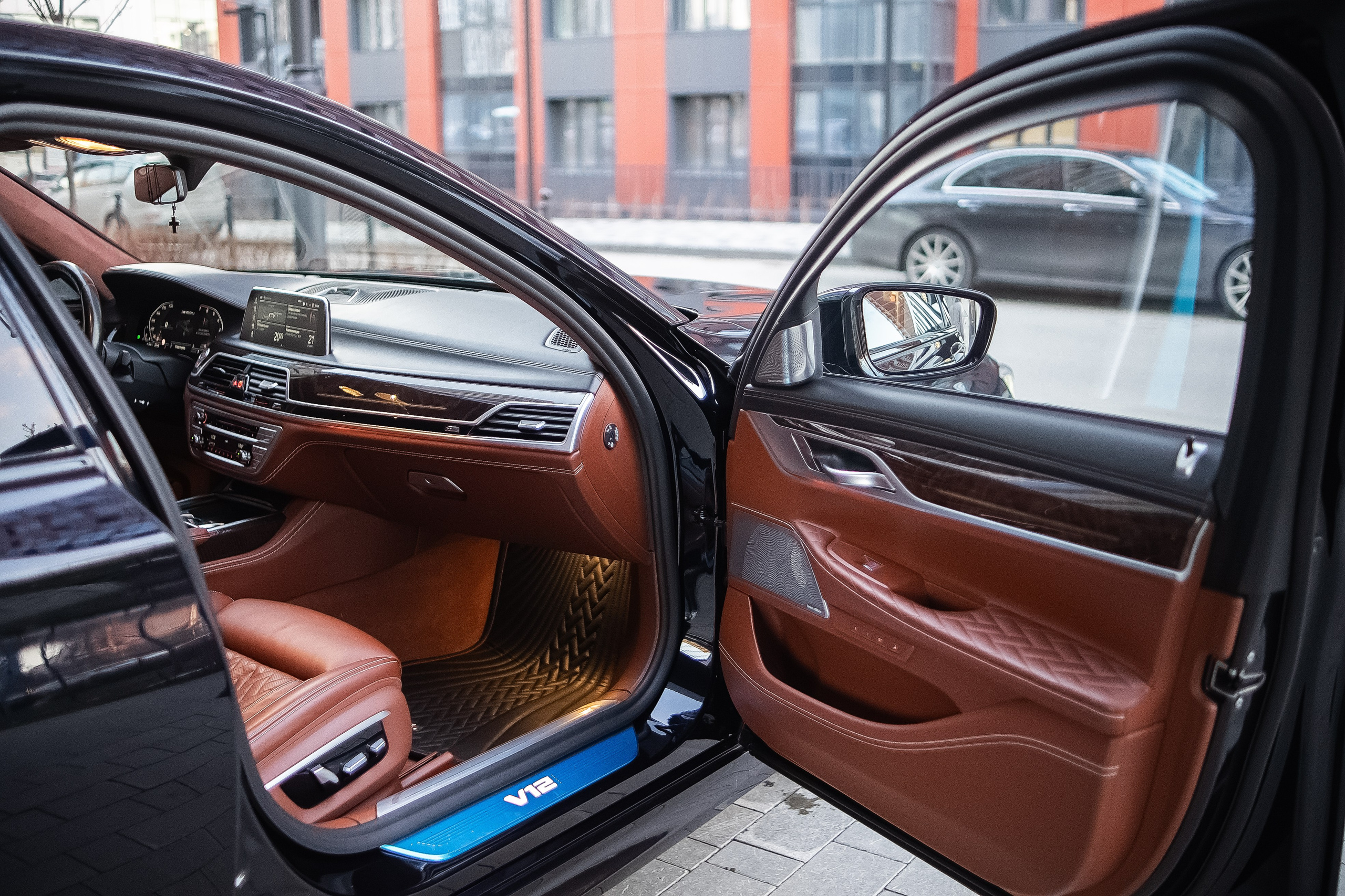 BMW 760Li. Фотограф в Новосибирске Владислав Унтерберг