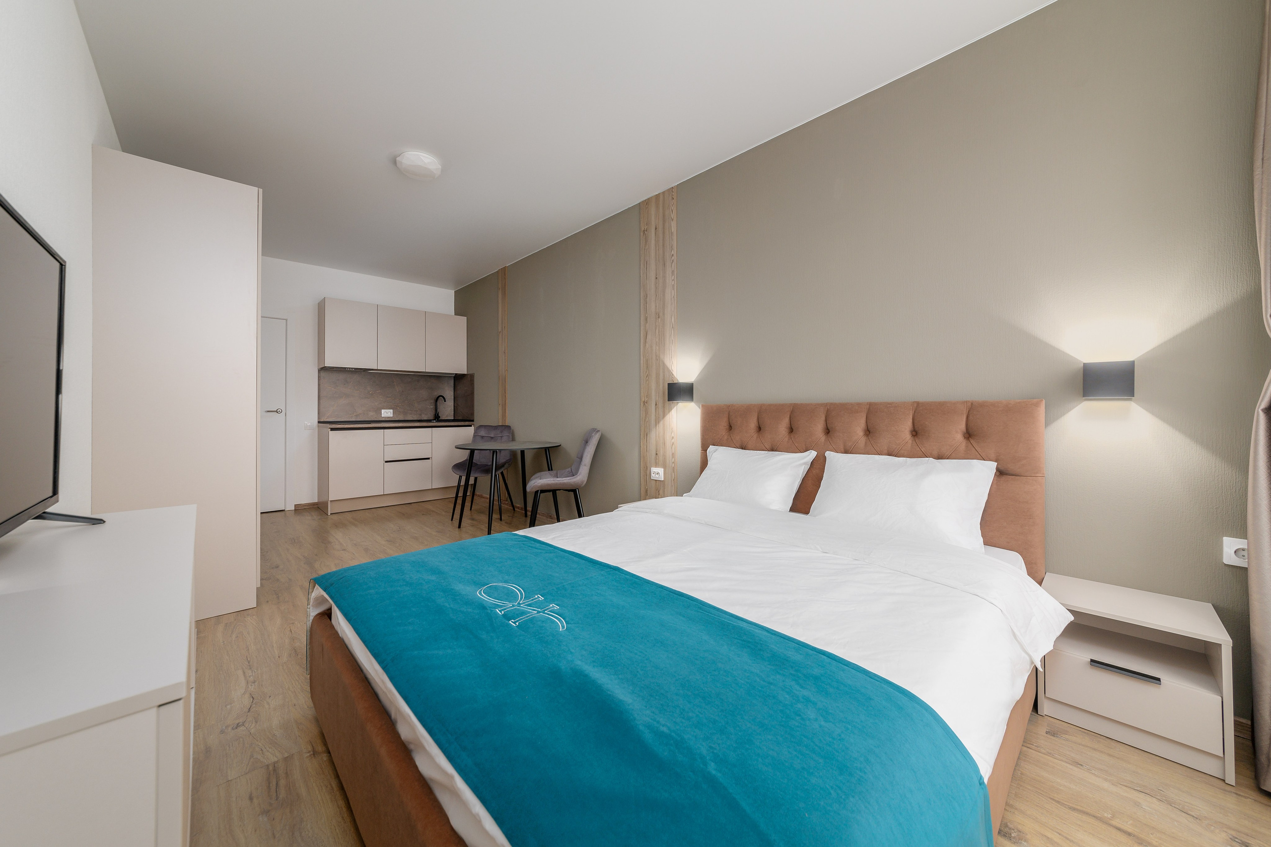 Студия, Варфоломеевская ул