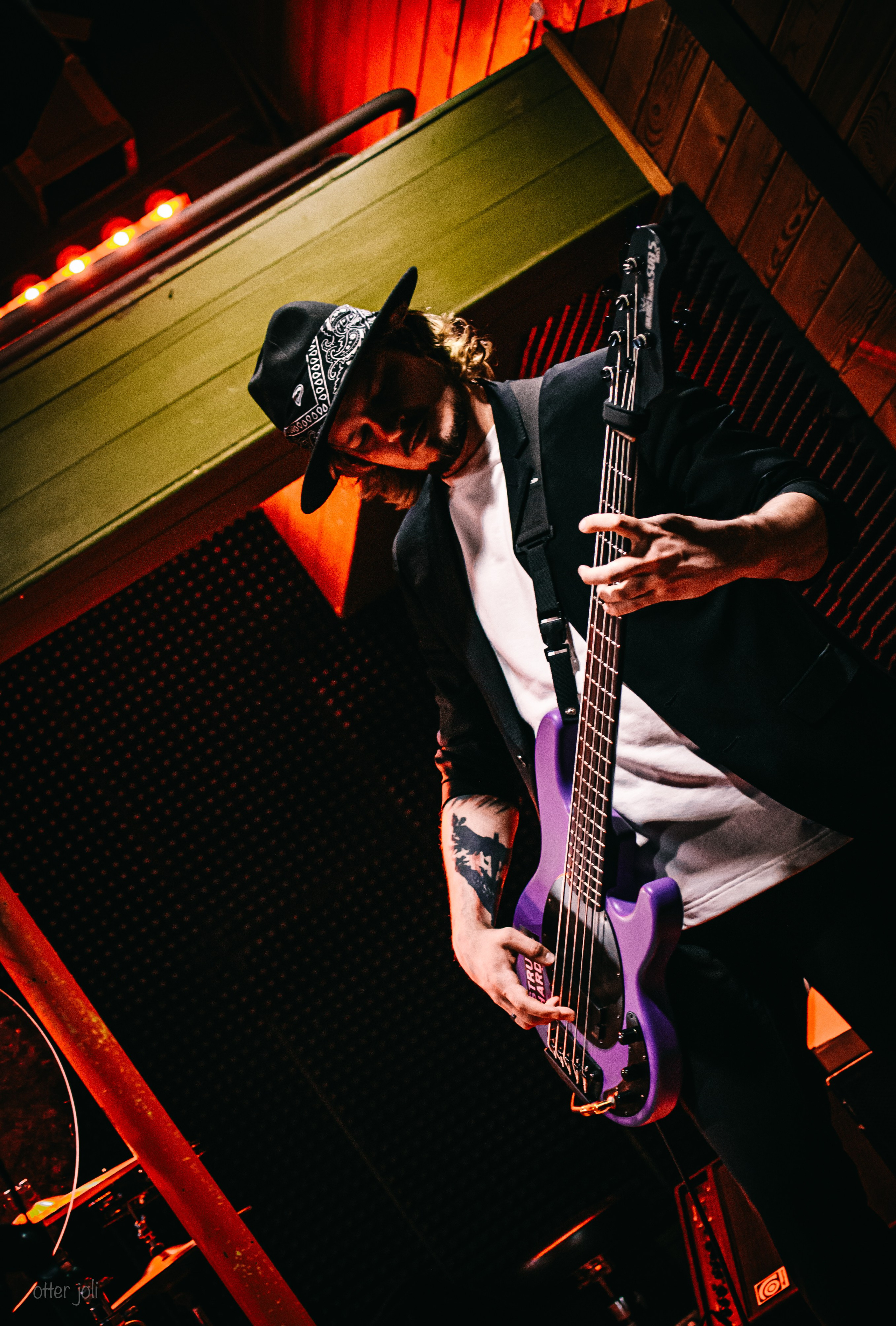 Голова Муэссы | Китайский лётчик Джао Да. Концертный репортёр Валерия Сафина