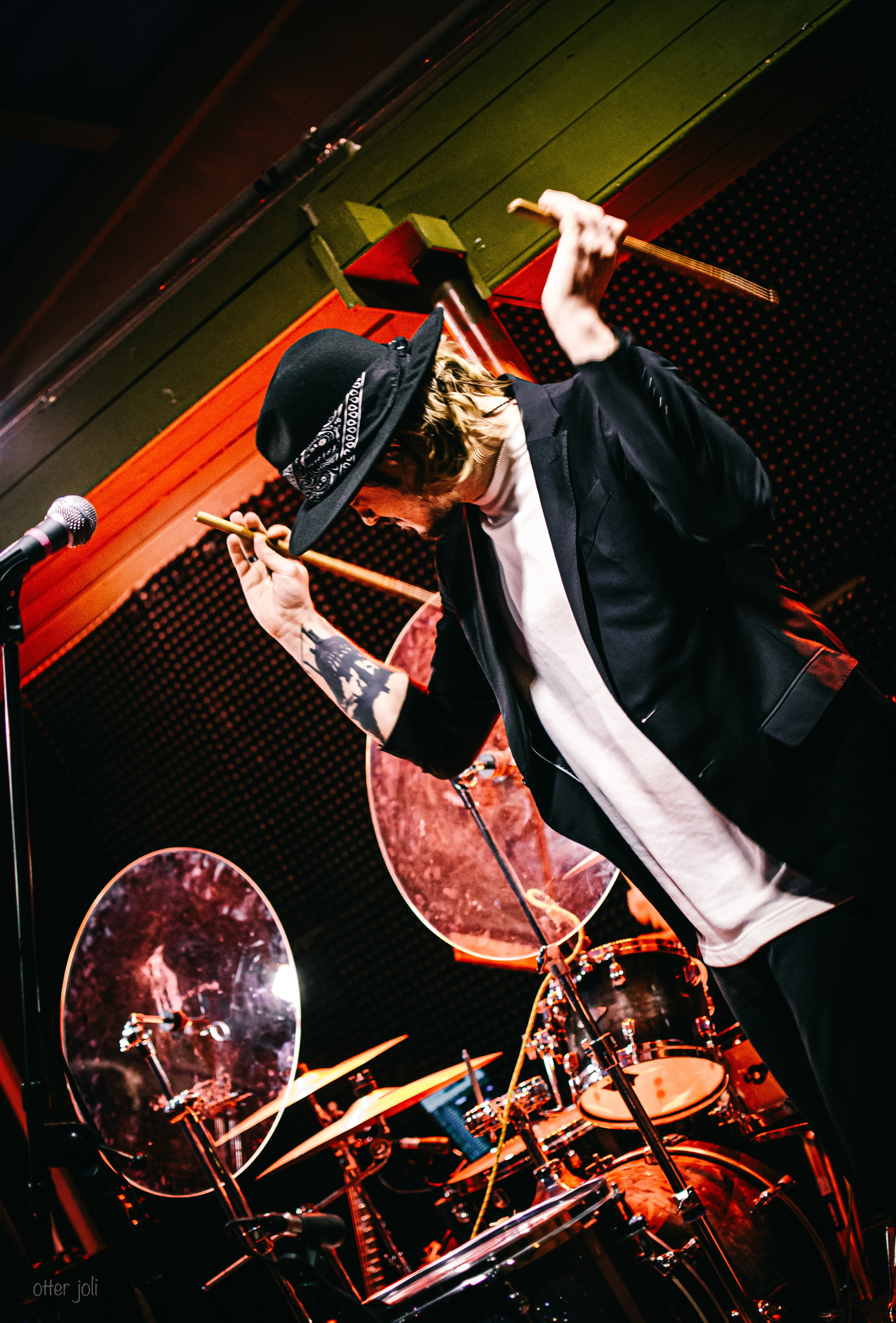 Голова Муэссы | Китайский лётчик Джао Да. Концертный репортёр Валерия Сафина