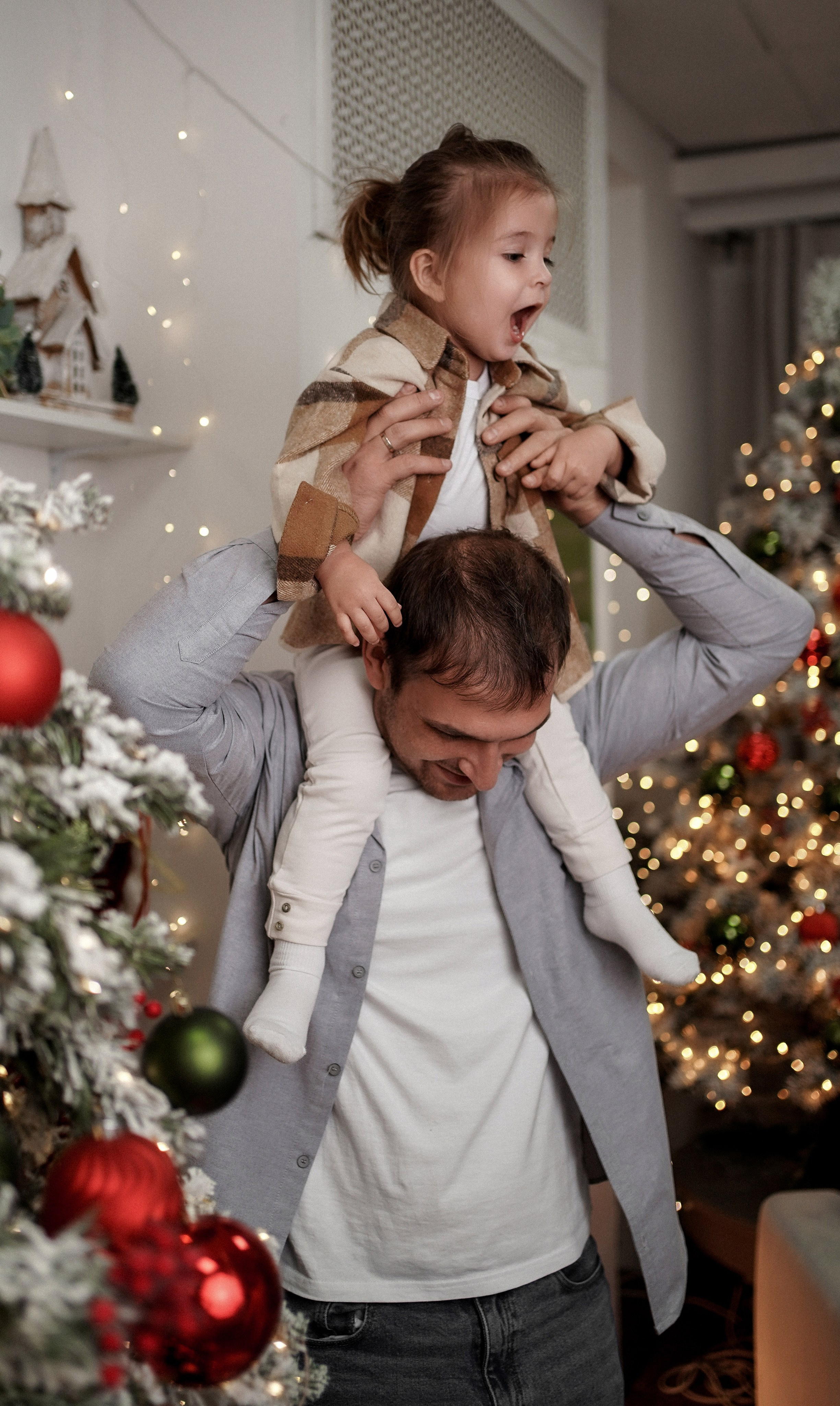Новогодняя семейная фотосессия в фотостудии Авокадо. Фотограф Ростов-на-Дону. Свадебный фотограф в Ростове-на-Дону. Таинство Крещения и Венчания, семейные фотосессии. Алёна Чёботова