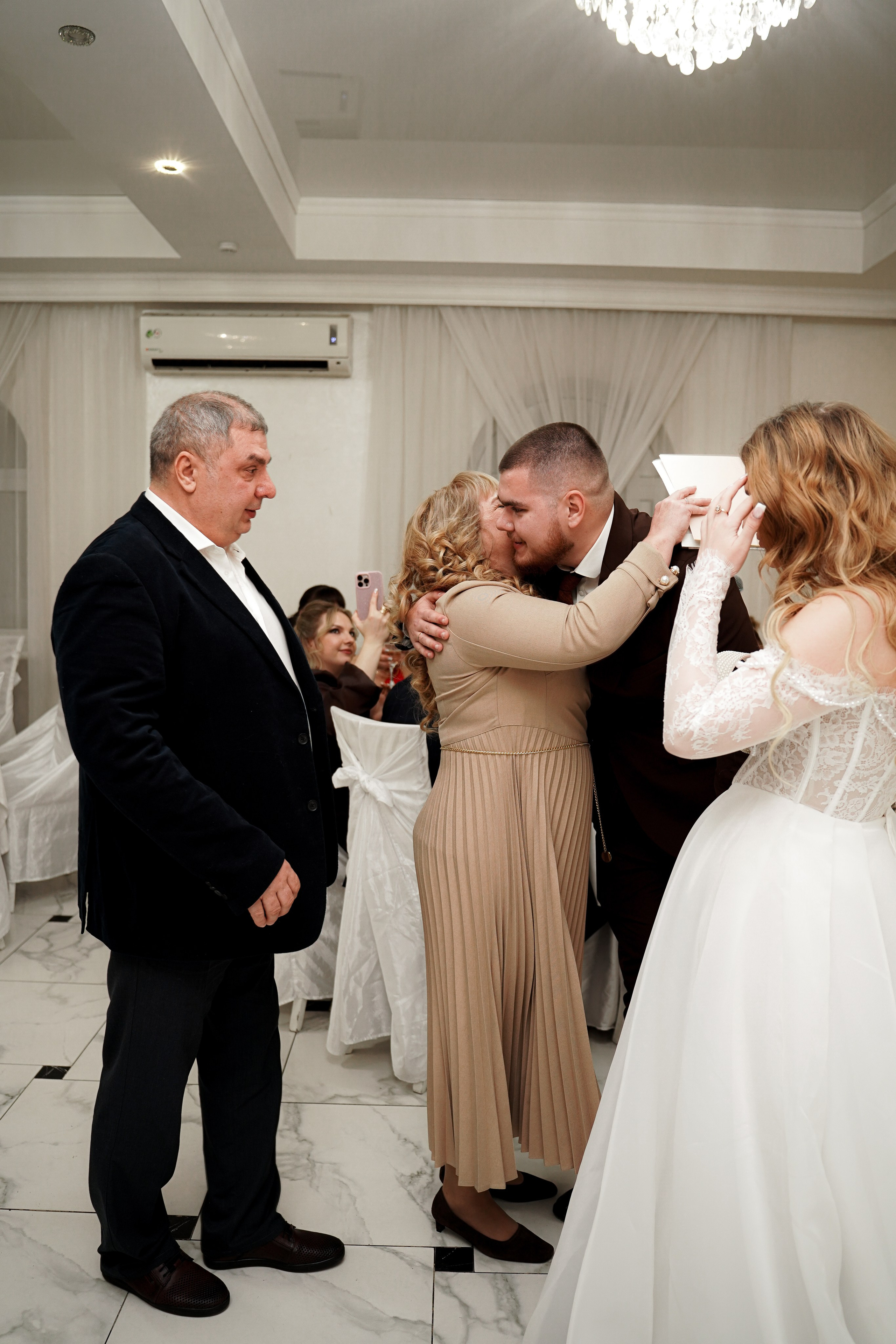 Свадебный банкет в ресторане «Верона». Свадебный фотограф в Ростове-на-Дону. Таинство Крещения и Венчания, семейные фотосессии. Алёна Чёботова