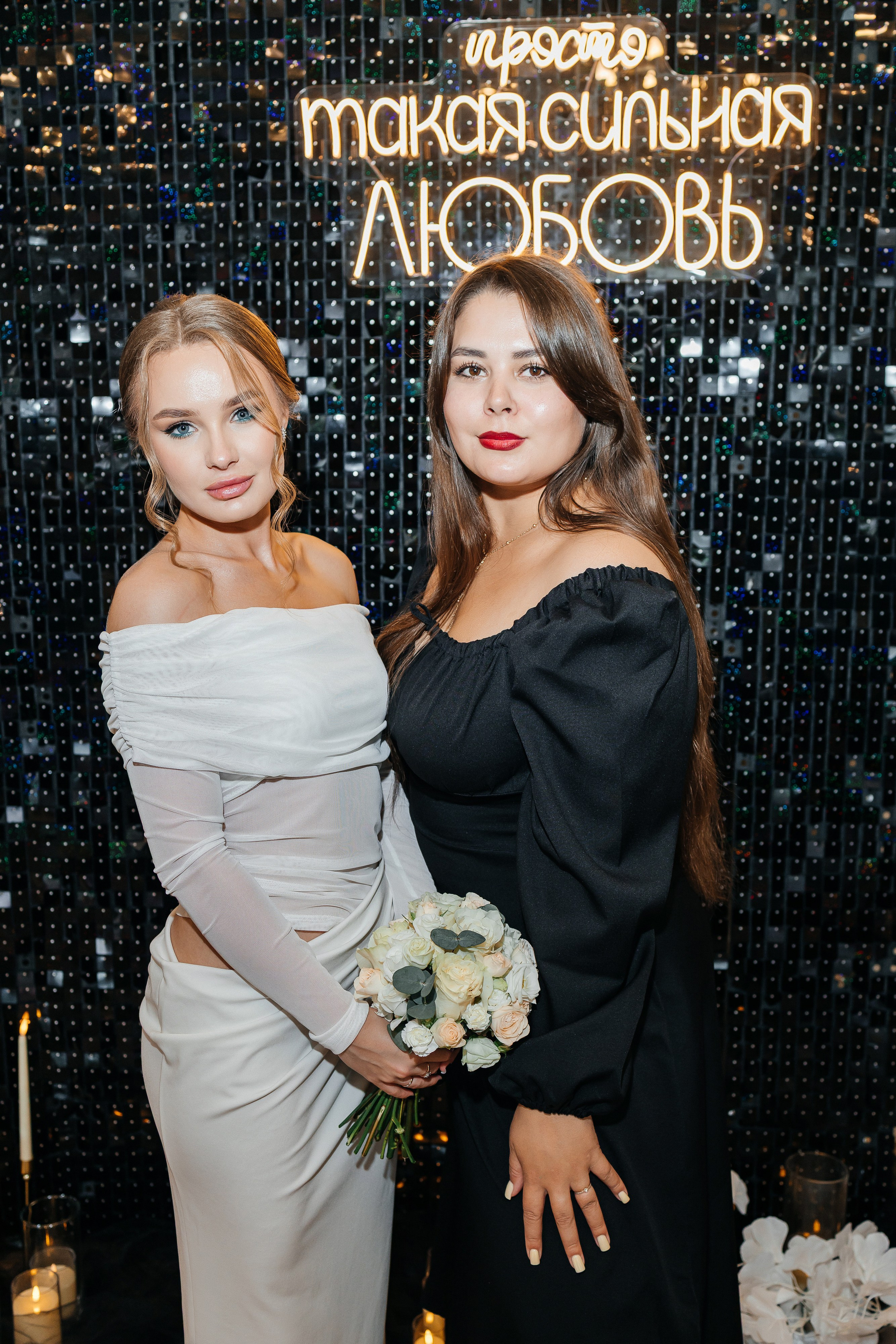 Красивый свадебный ужин в уютном ресторане. Олег Сверчков | Свадебный фотограф Вологда