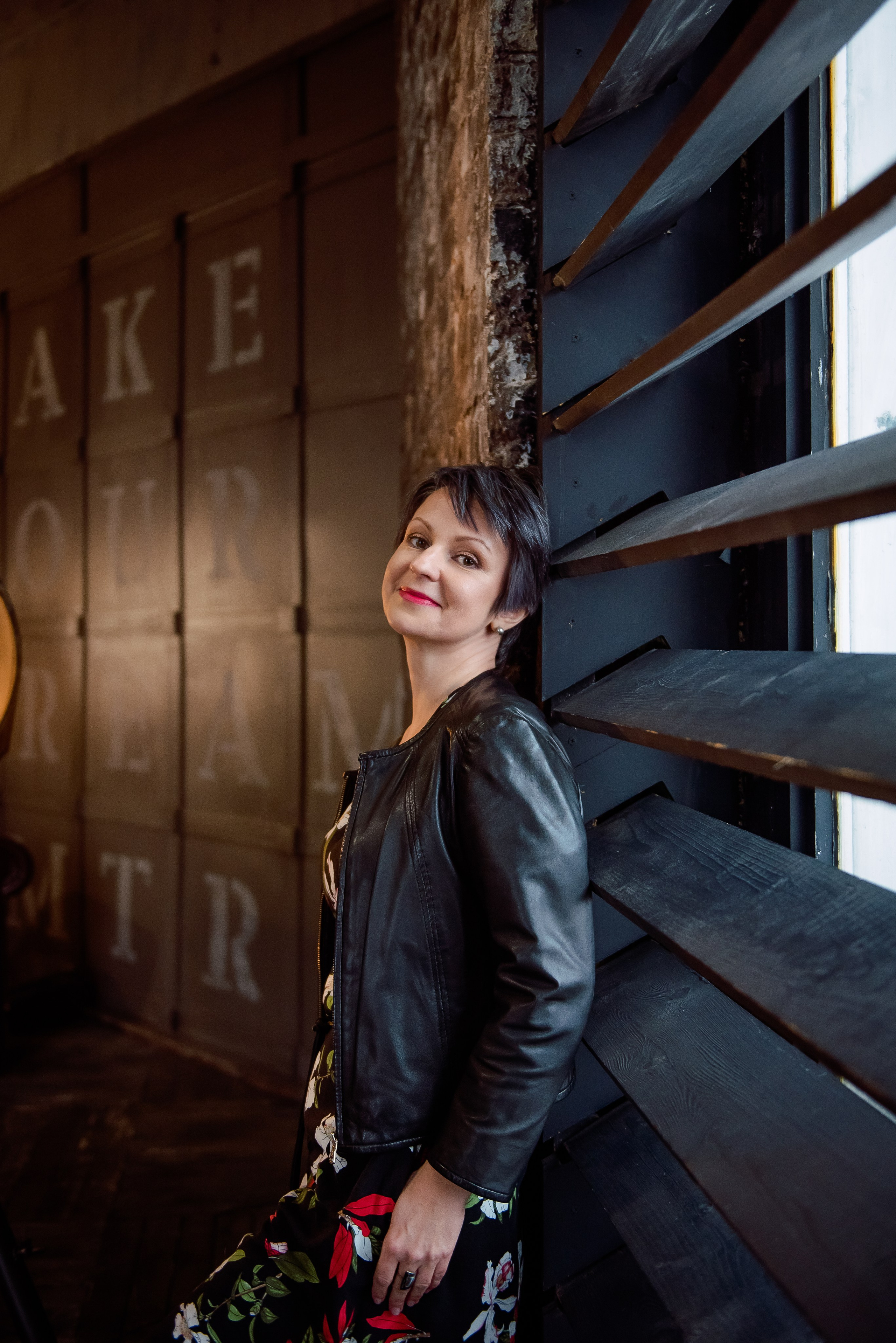 Семейная фотосессия в Wood-studio. Свадебный и семейный фотограф в Москве Юлия Винник