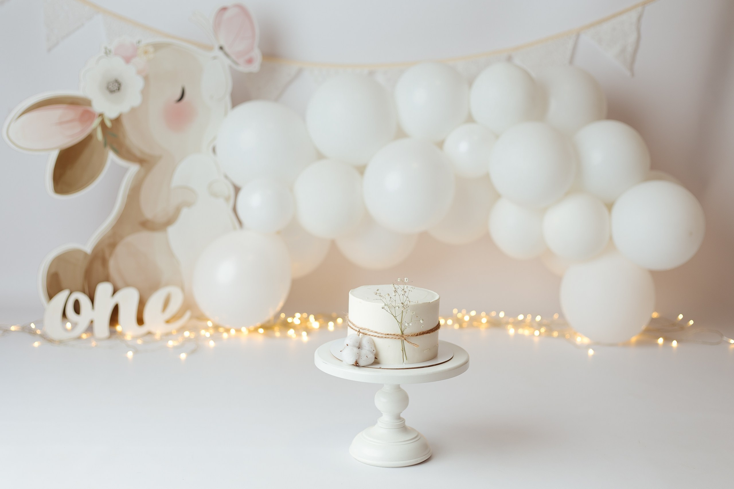 Праздничное оформление. Фотограф беременности, новорожденных Москва. годики под ключ