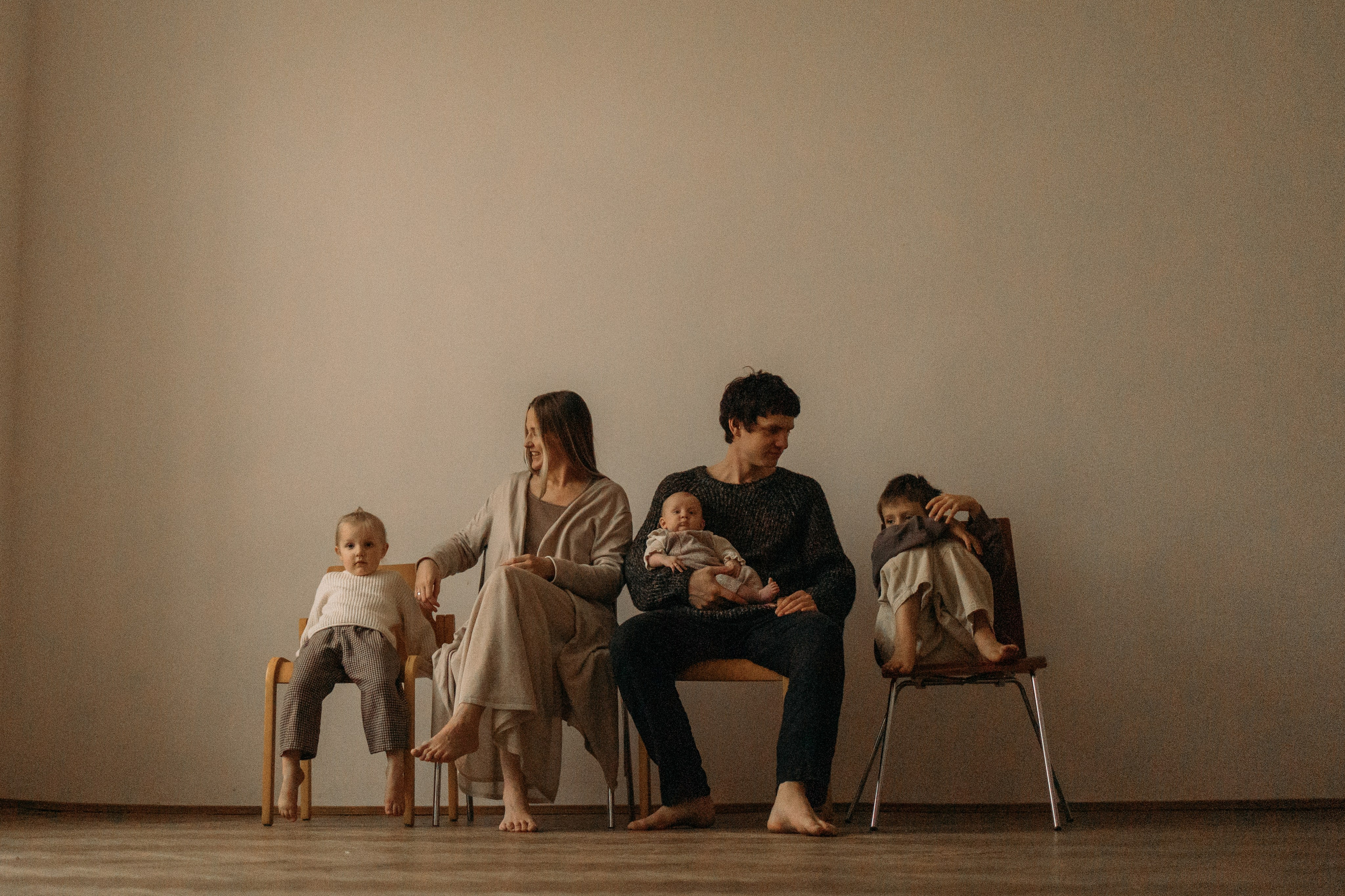 Семейные фотографии в студии. Семейный и детский фотограф Москва