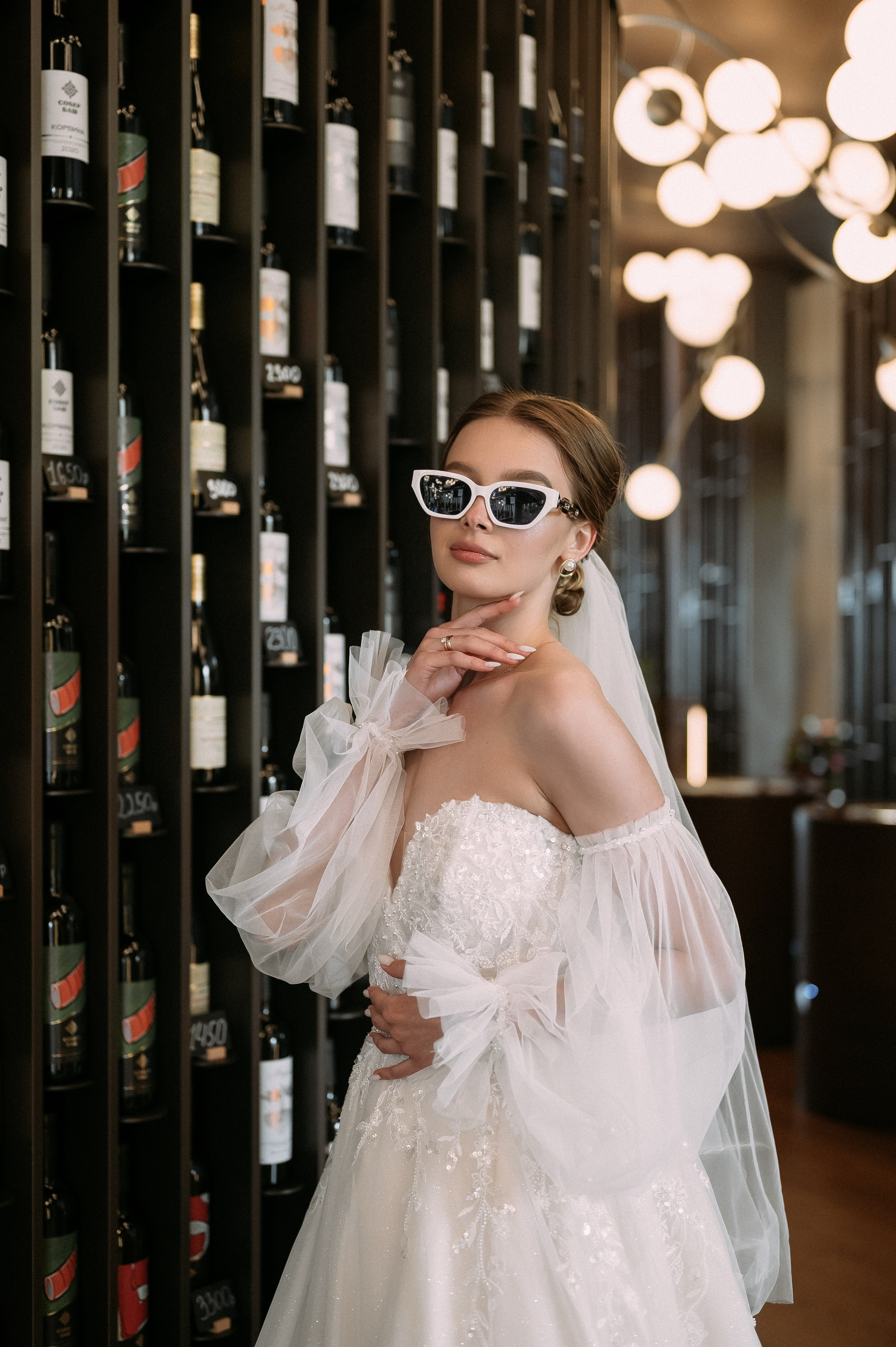 Свадебное утро и прогулка красивой яркой пары. Свадебный и семейный фотограф в Симферополе Дарья Маркова