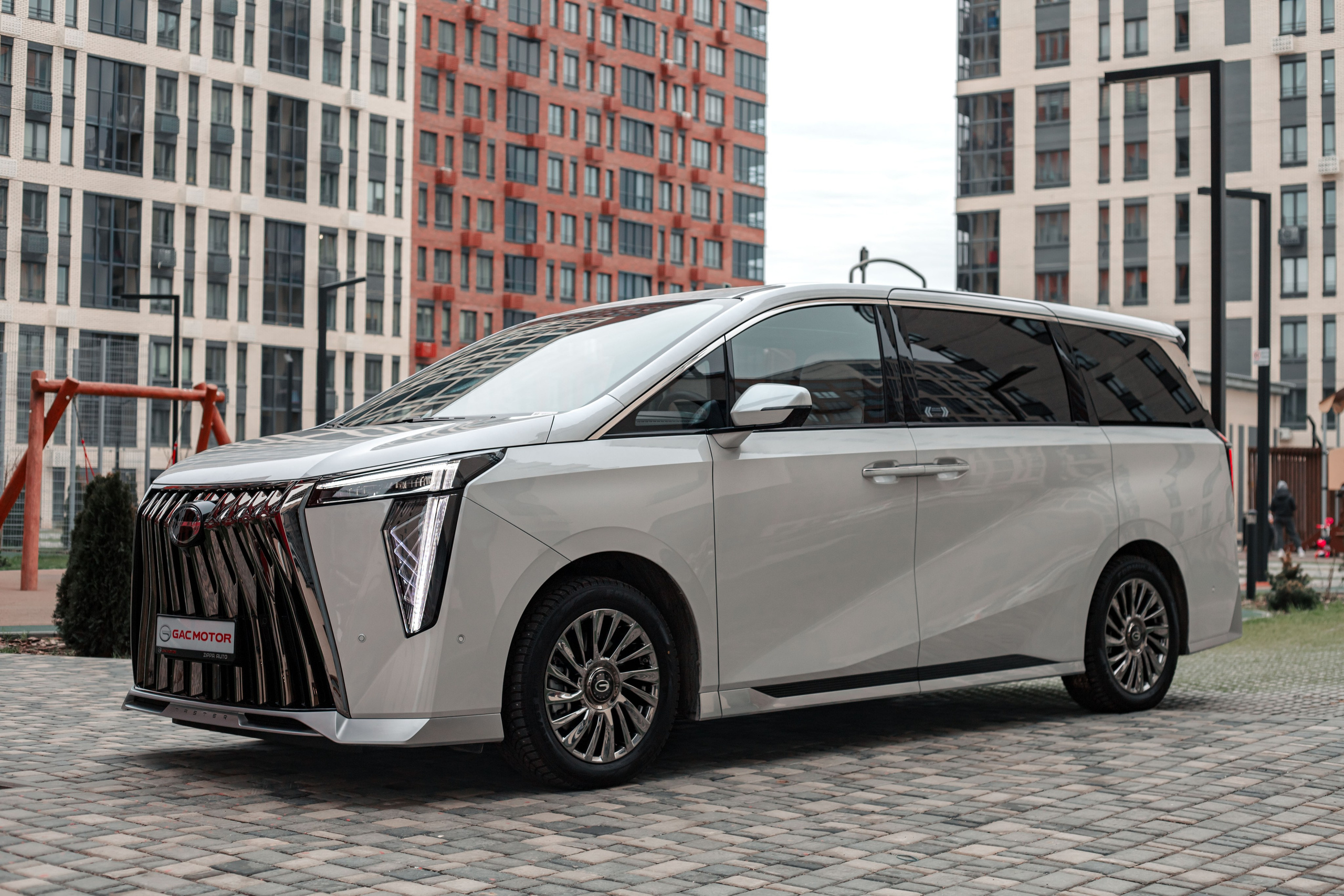 Бизнес съемка для автосалона GAC в городе Ижевск. Бизнес фотограф Ижевск — Назаров Роман