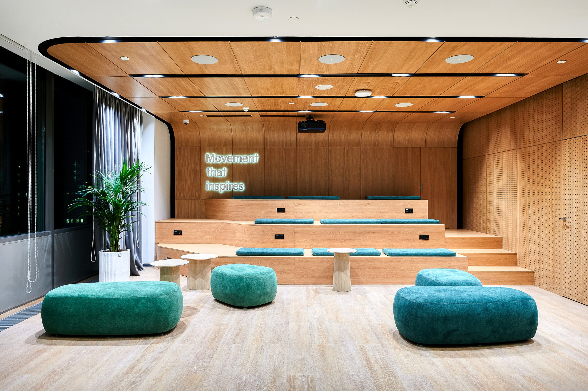 Офисы. Герман Лепёхин коммерческий фотограф в Москве: репортаж, портреты, интерьеры, производство