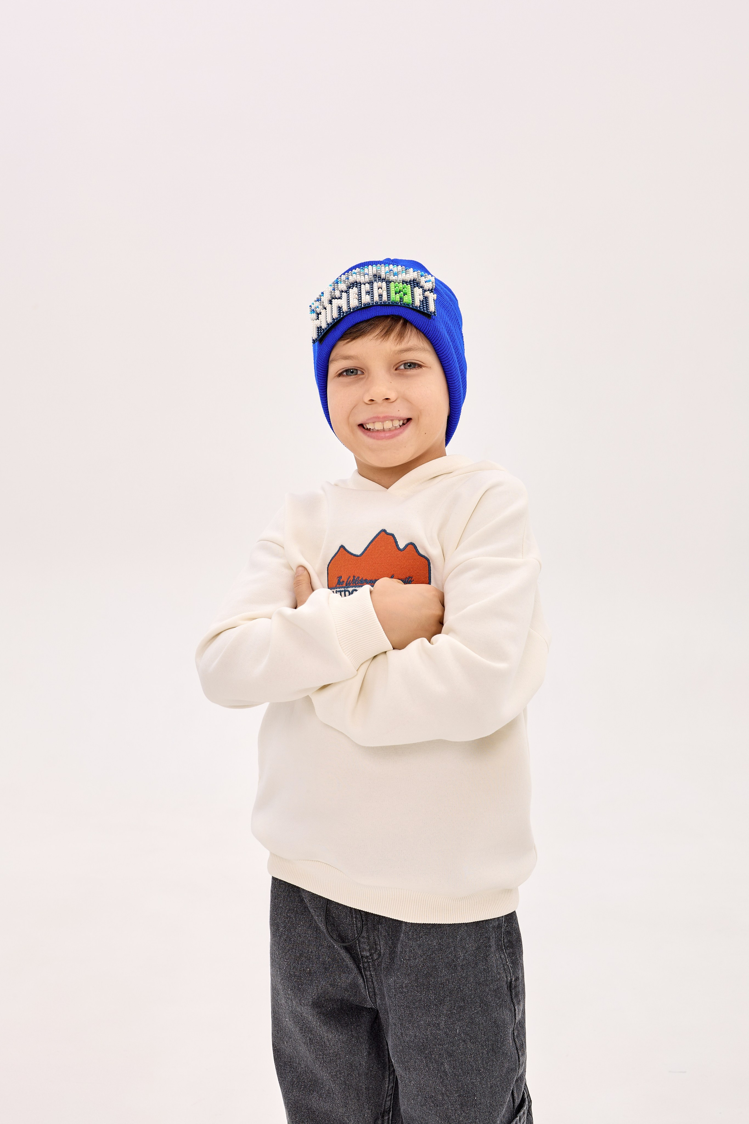 Фотосессия шапок для маркетплейсов. Фотограф Руслан Потапов в Краснодаре