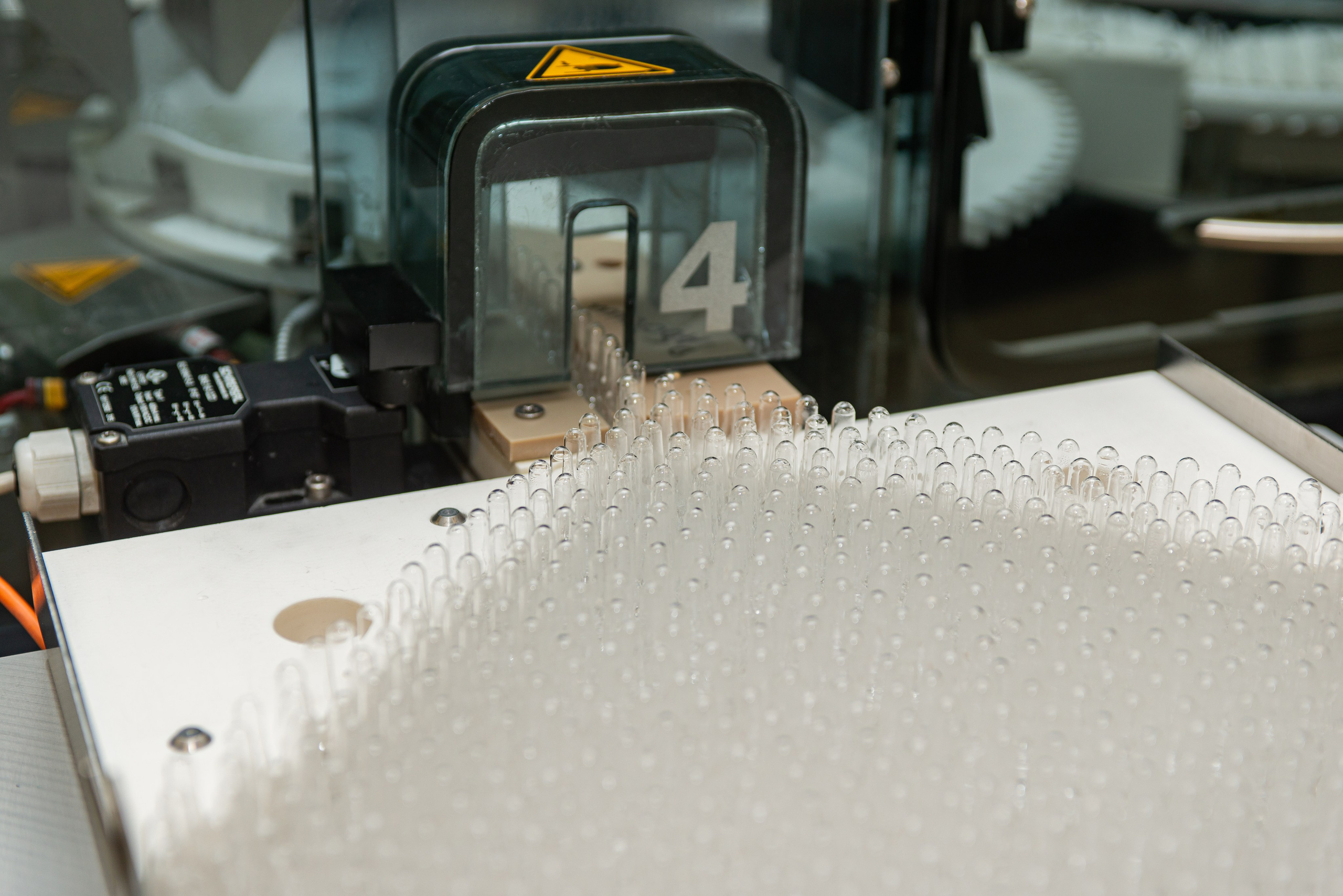 Репортажная съёмка делегации из Катара на производстве Эндофарм. Репортажный и персональный фотограф в Москве