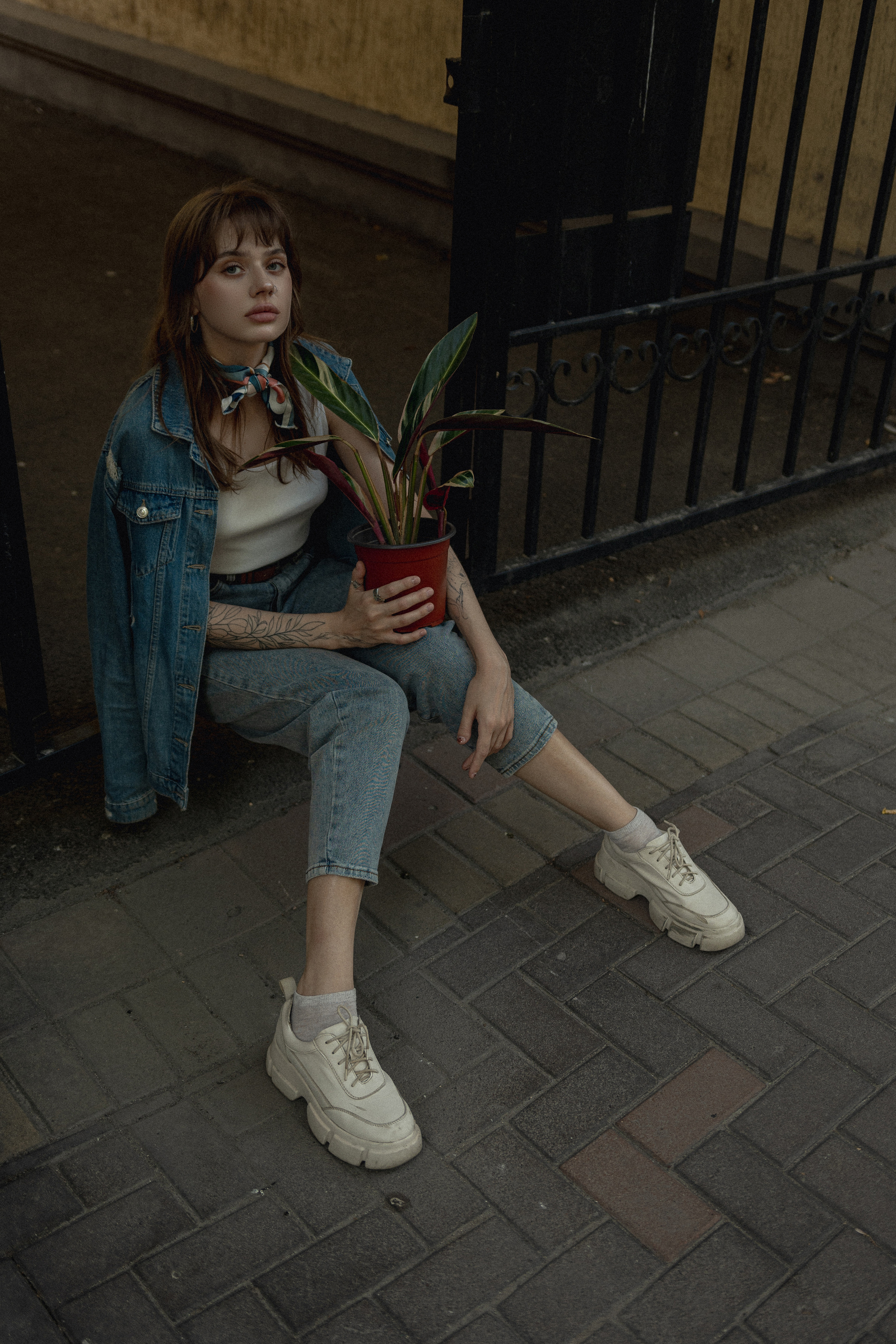 Фотосессия Ани с цветком. Фотографирую пары и индивидуальные съемки в Алматы Шунько Ирина